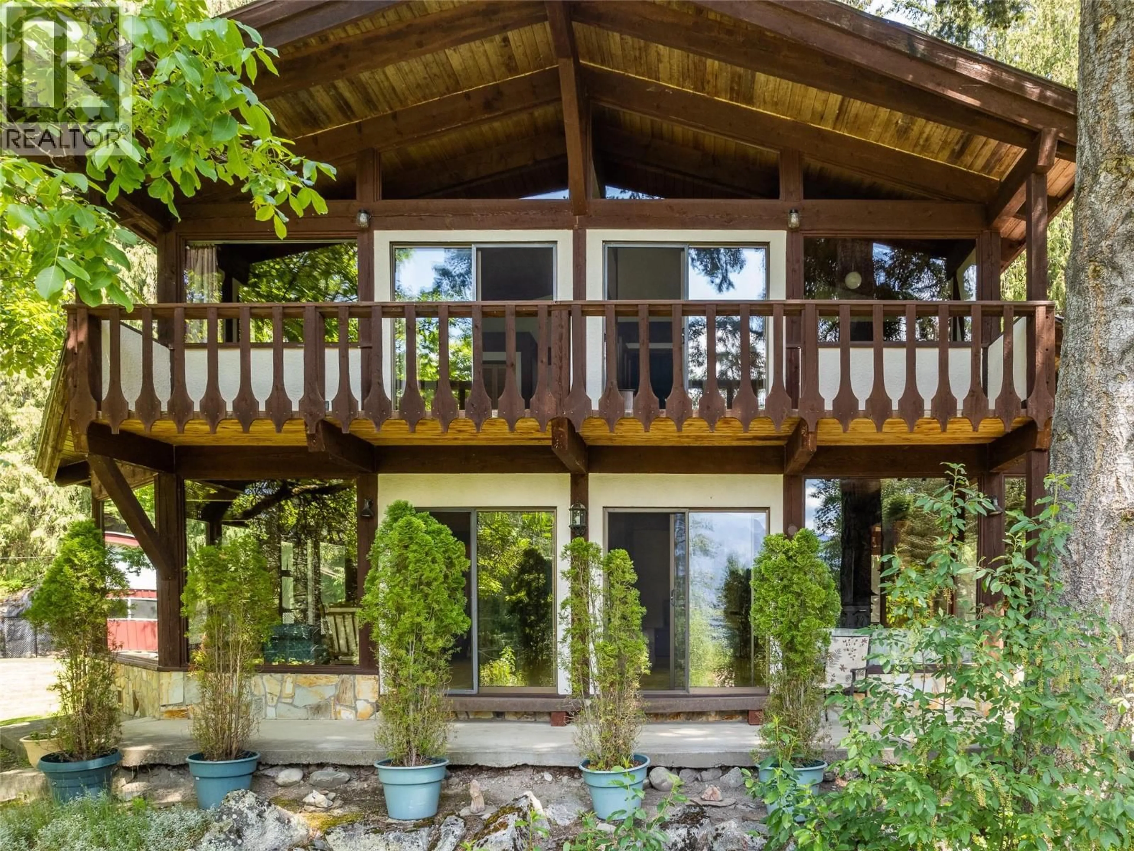 Patio, unknown for 10208 TWIN BAYS ROAD, Creston British Columbia V0B1A1