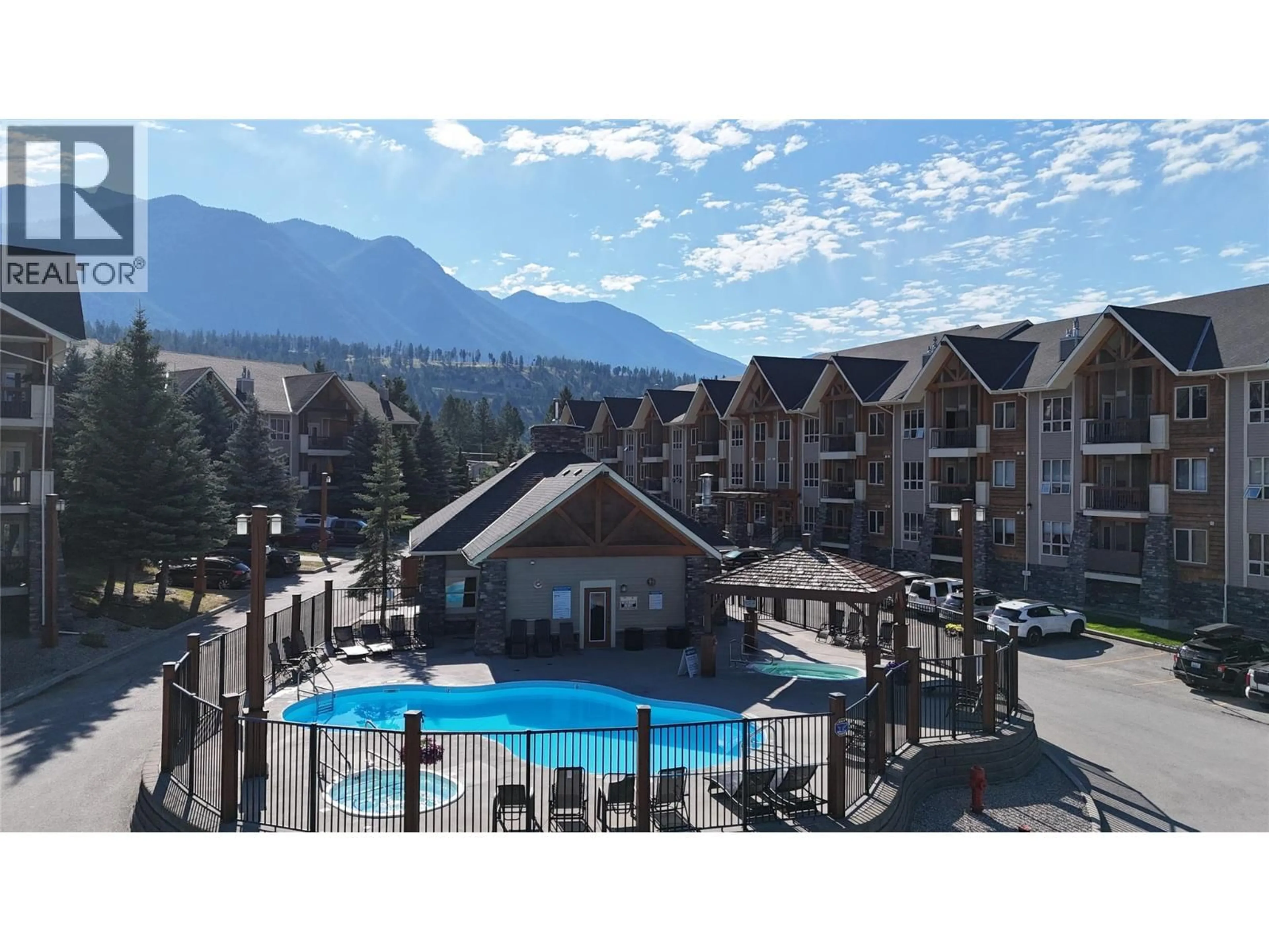 Pool for 2103 - 7495 COLUMBIA AVENUE, Radium Hot Springs British Columbia V0A1M0