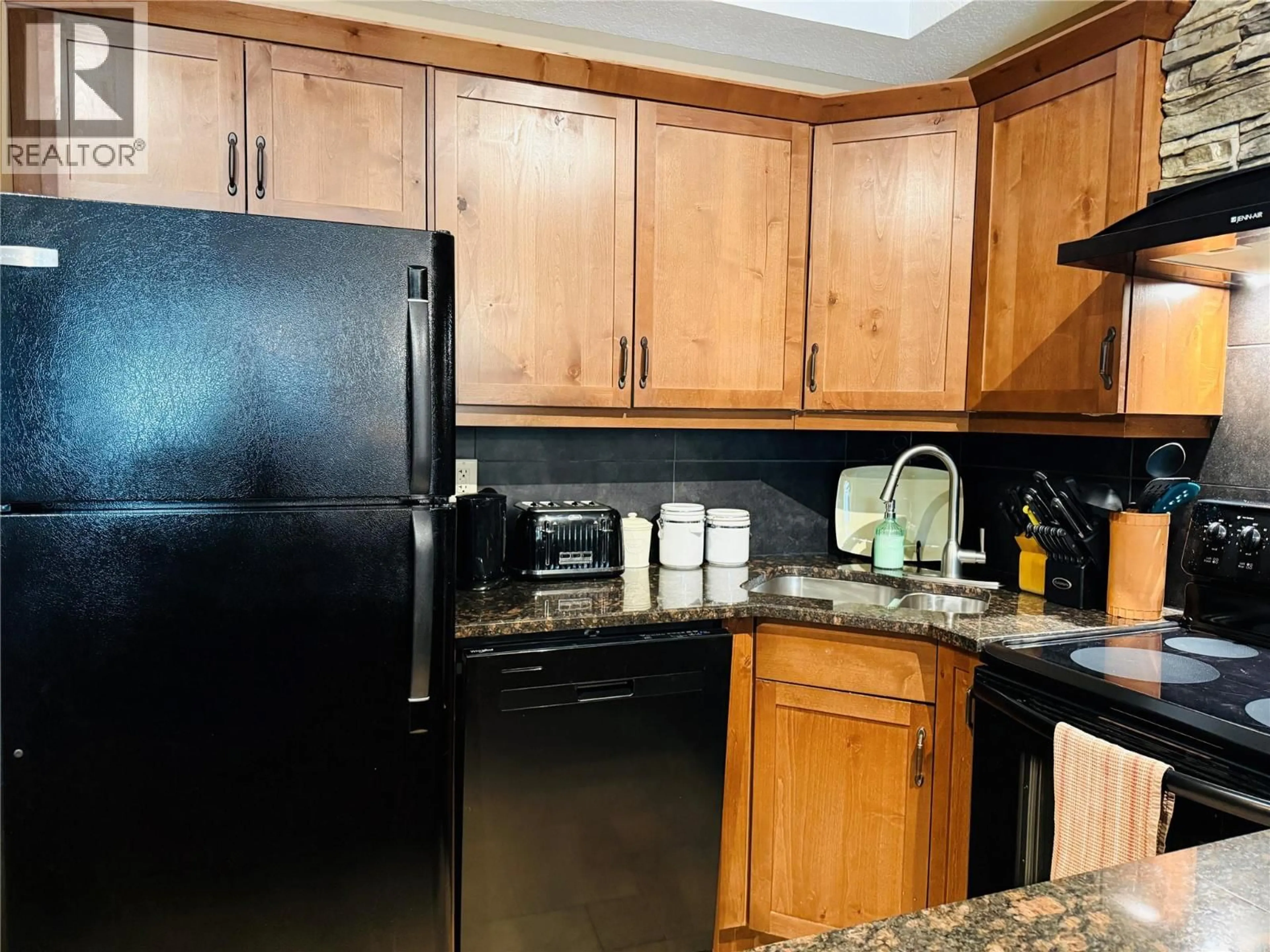 Standard kitchen, unknown for 2103 - 7495 COLUMBIA AVENUE, Radium Hot Springs British Columbia V0A1M0