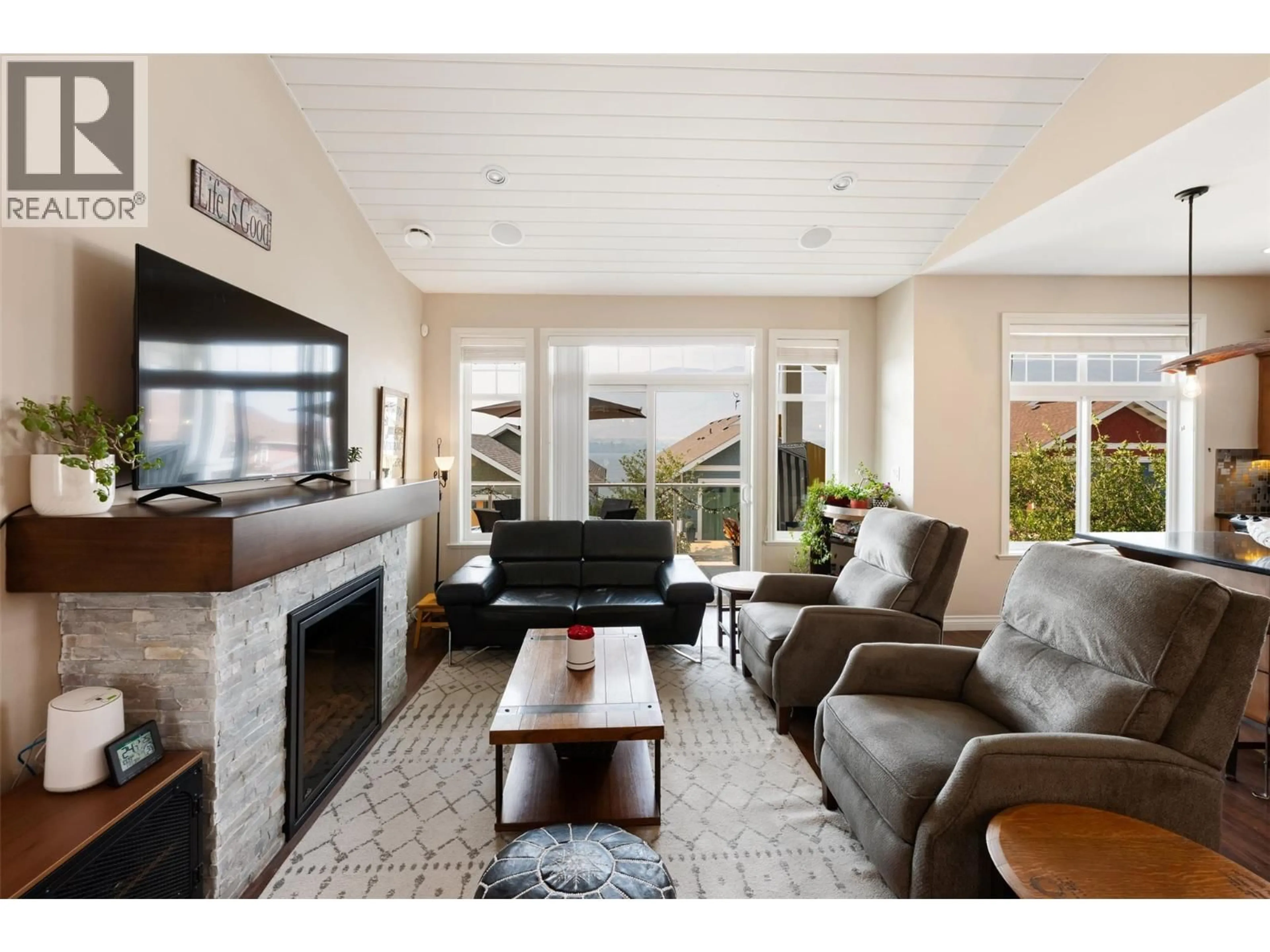 Living room with furniture, unknown for 228 - 2450 RADIO TOWER ROAD, Oliver British Columbia V0H1T1