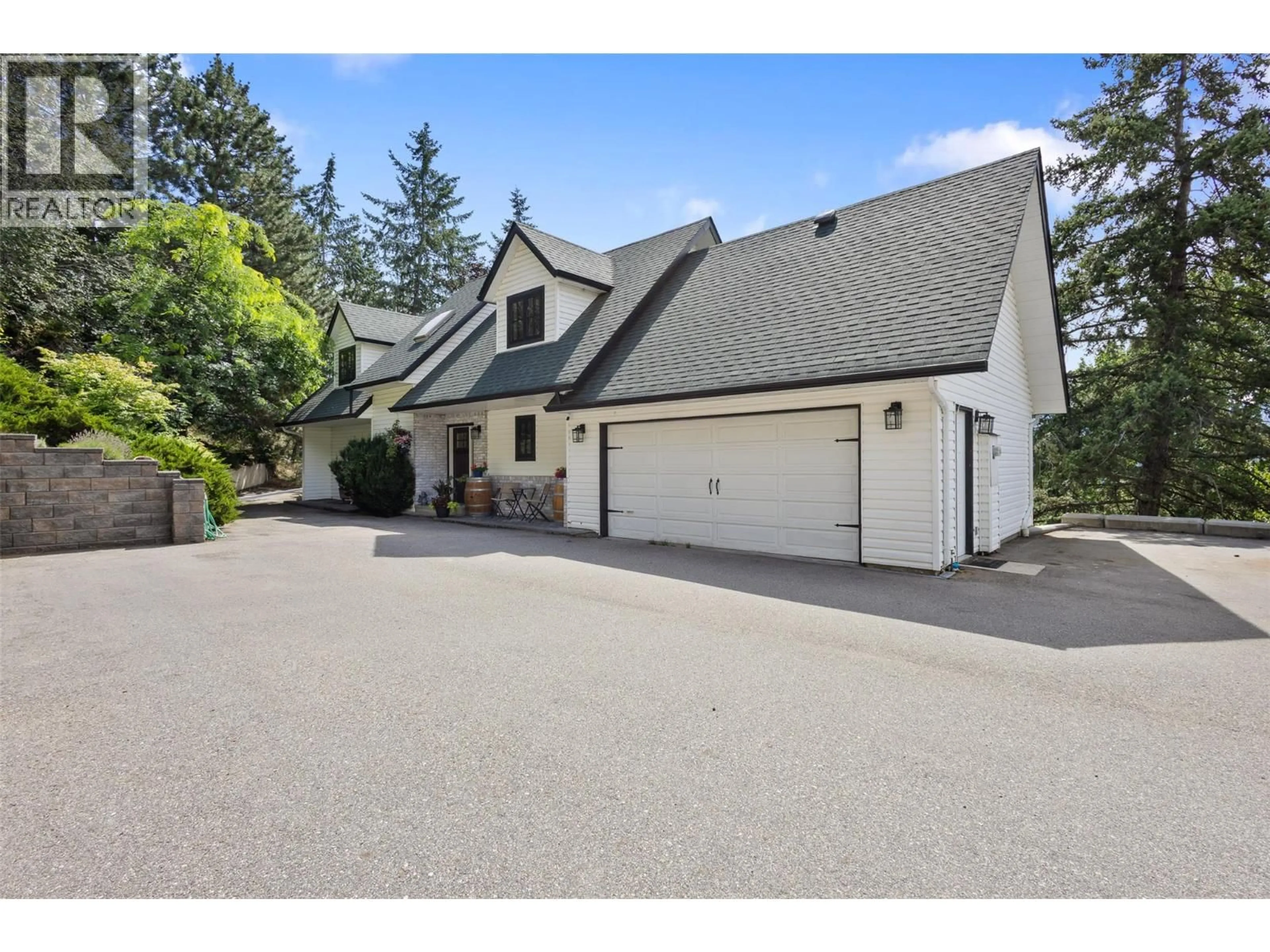 Indoor garage for 133 GOLDCLAIM ROAD, Vernon British Columbia V1H1H2