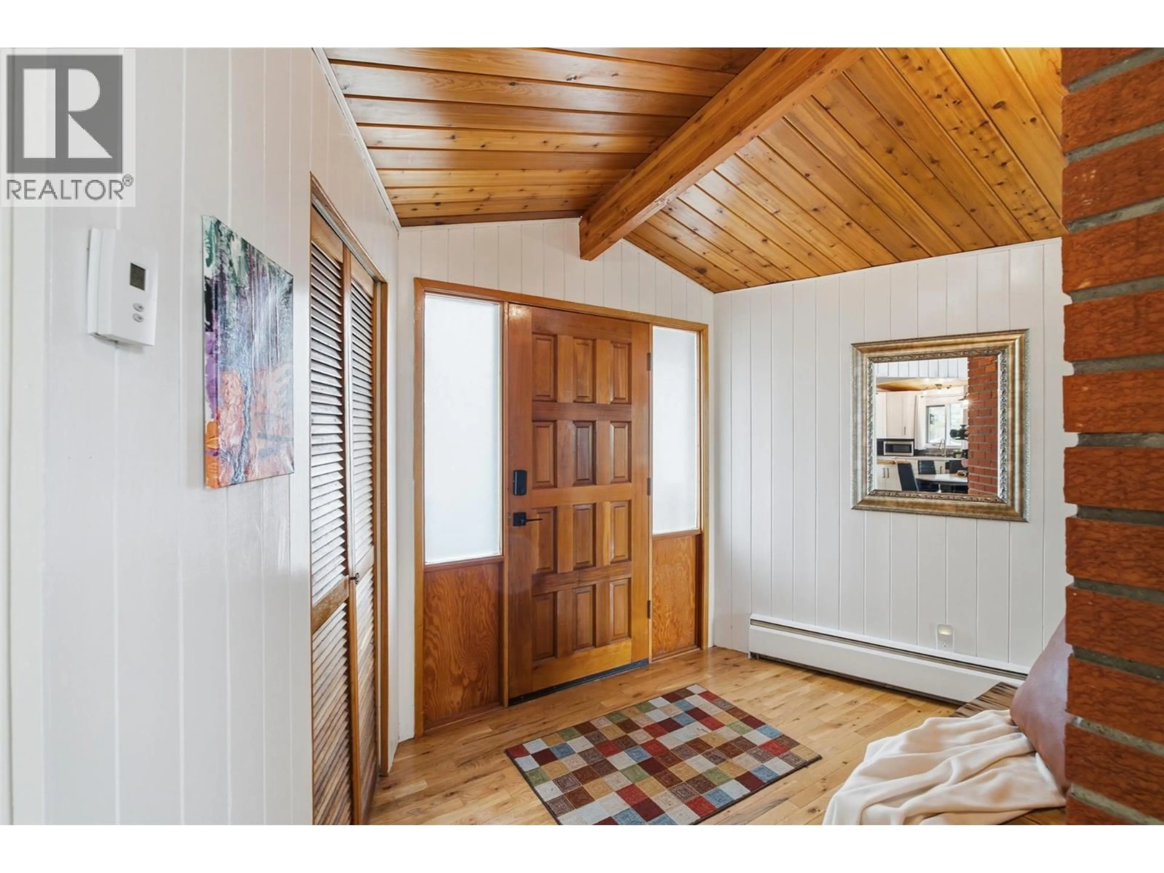 Indoor entryway for 2402 REID AVENUE, Merritt British Columbia V1K1H6