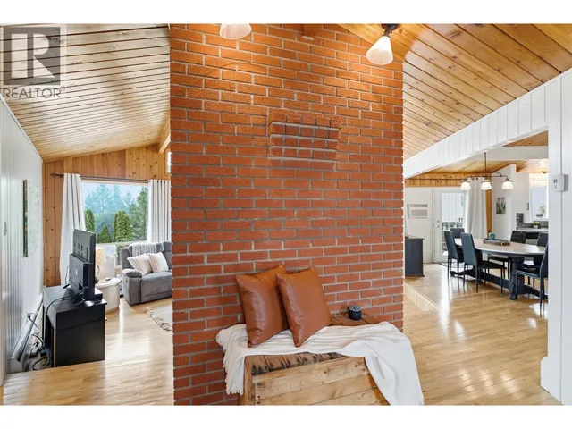 2402 REID AVENUE, Merritt 5