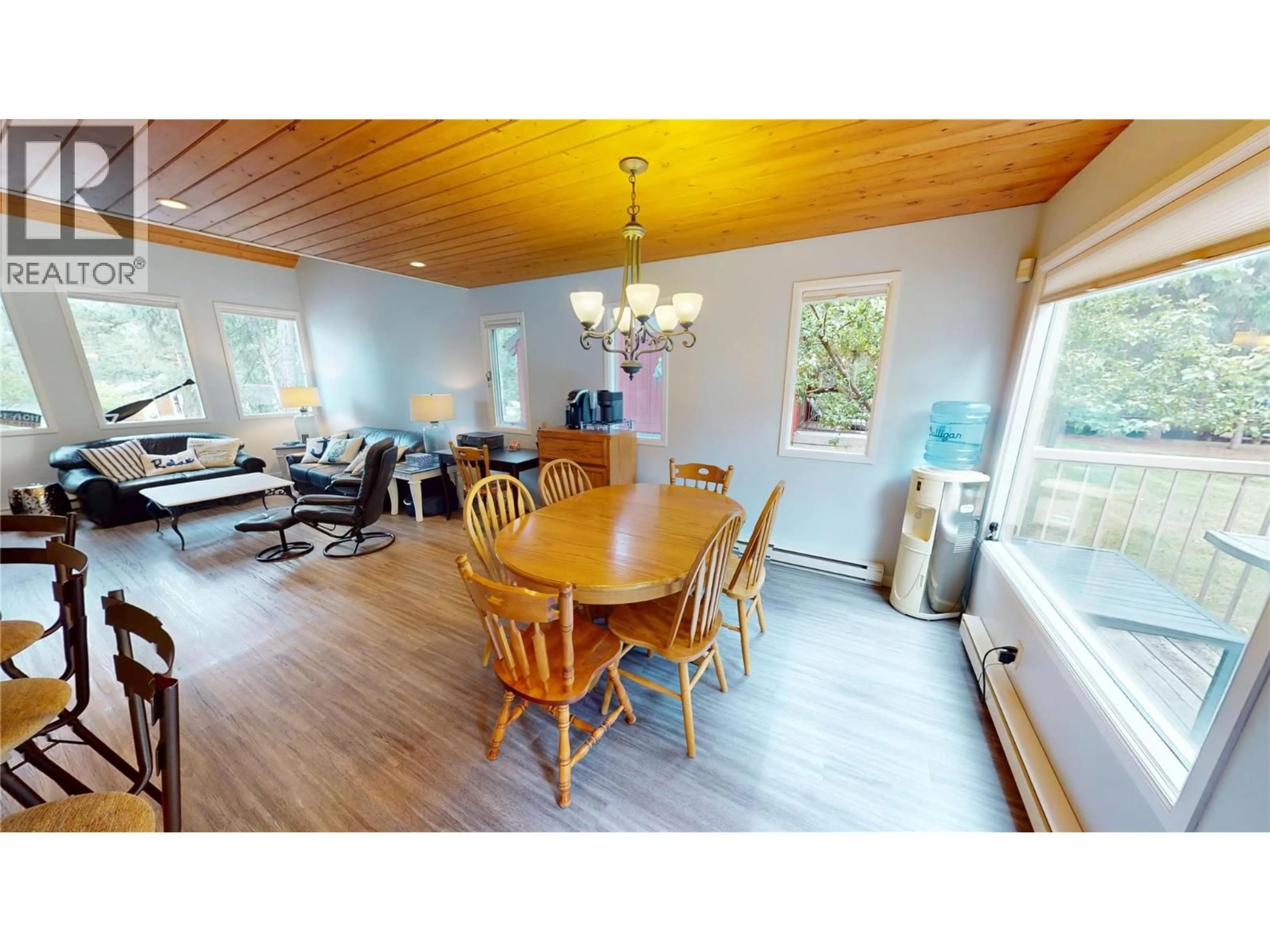 Dining room, wood/laminate floor for 4878 RIDGE CRESCENT, Windermere British Columbia V0A1K3