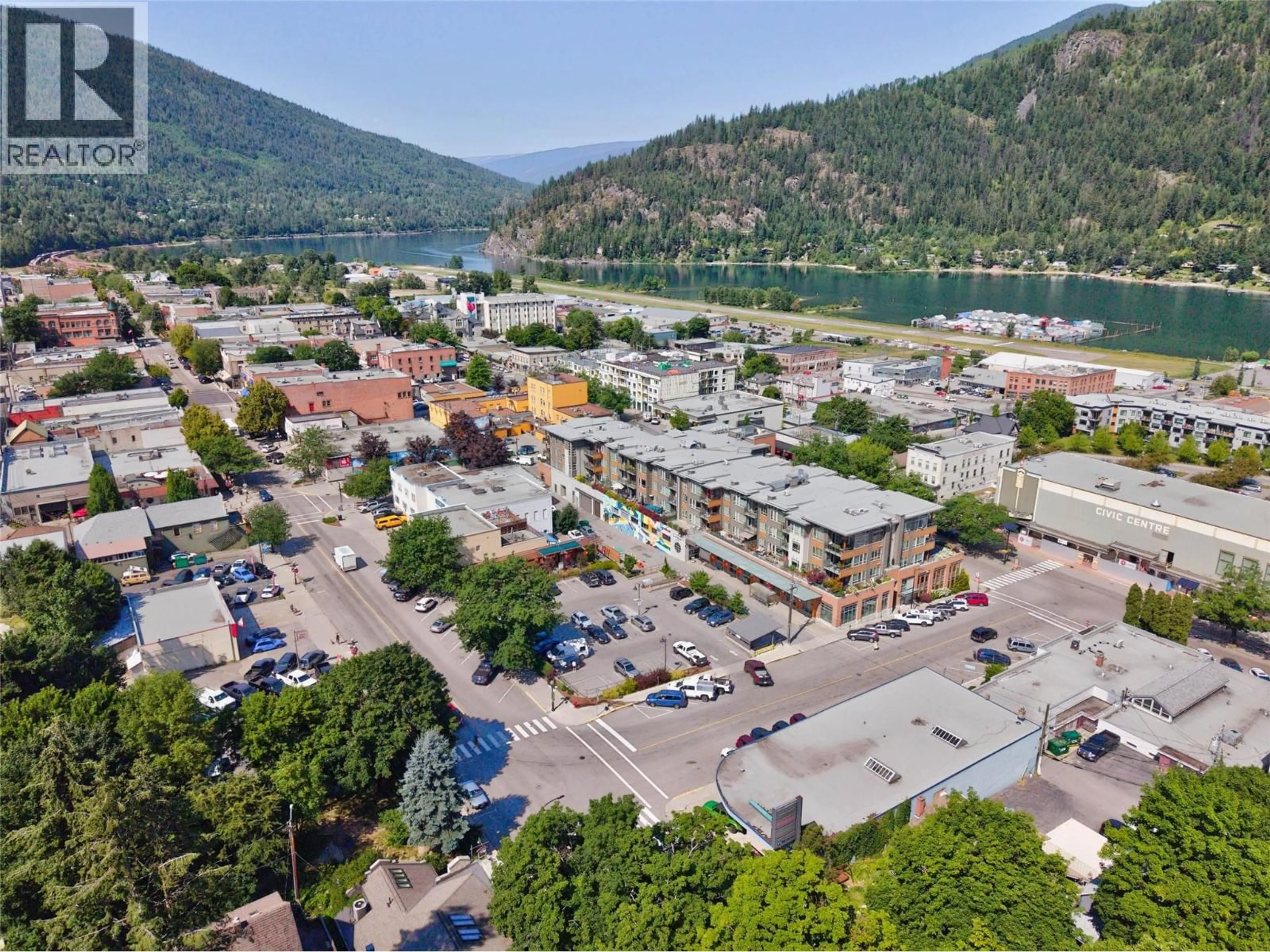 A pic from outside/outdoor area/front of a property/back of a property/a pic from drone, mountain view for 215 - 710 VERNON STREET, Nelson British Columbia V1L4G2