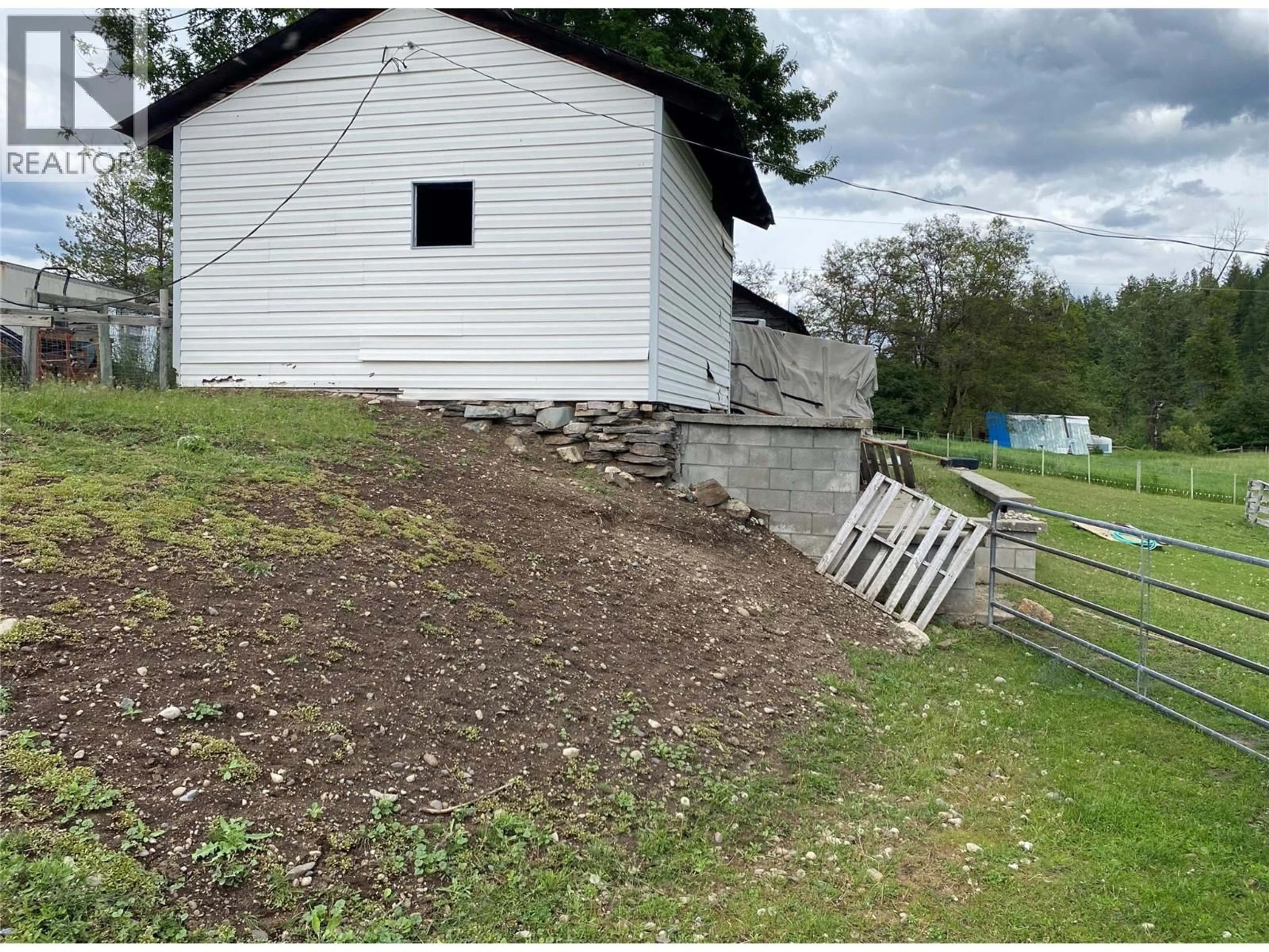 A pic from outside/outdoor area/front of a property/back of a property/a pic from drone, building for 500 ATWOOD ROAD, Grand Forks British Columbia V0H1H9