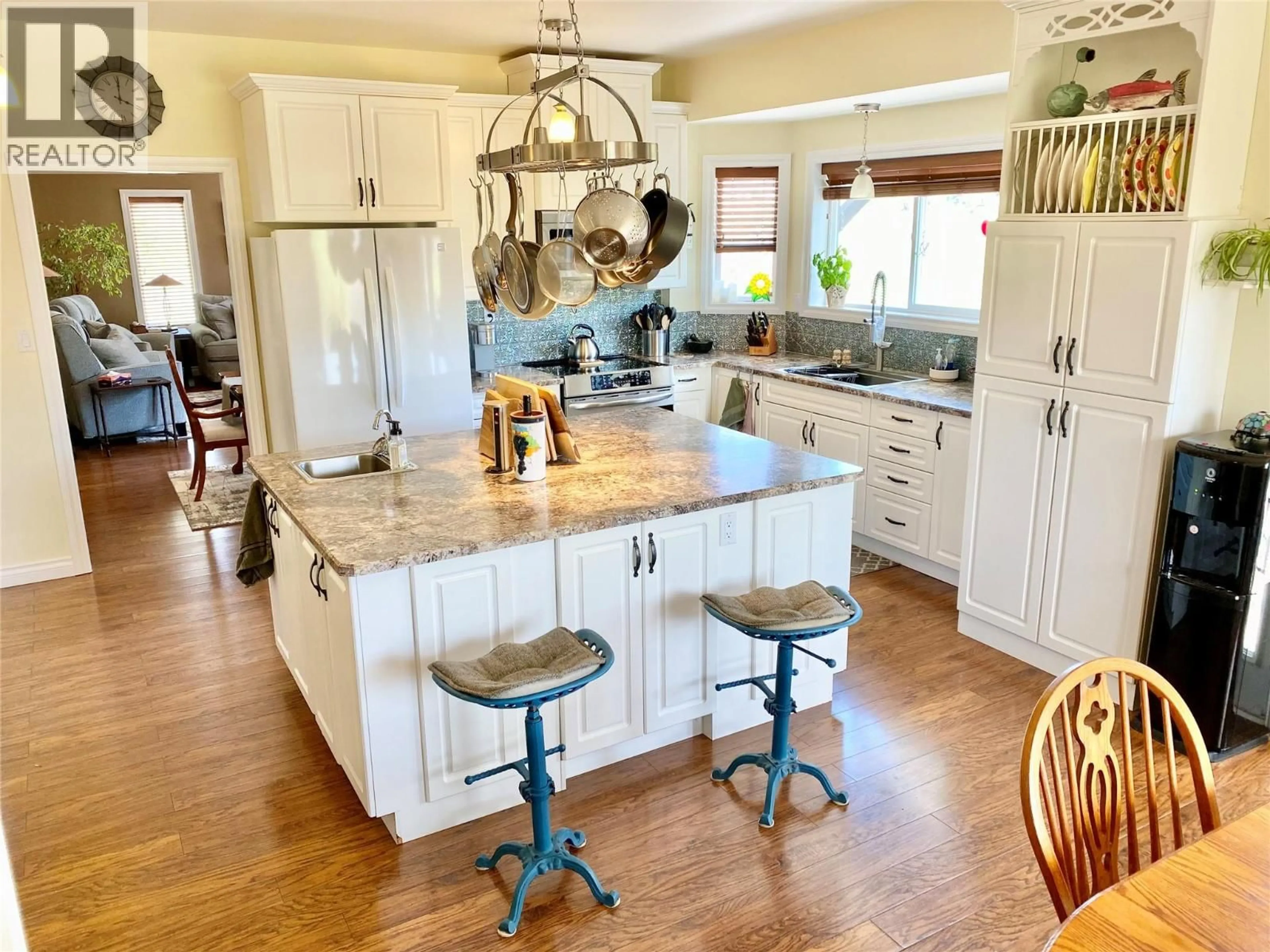 Open concept kitchen, unknown for 6341 THOMPSON RIVER DRIVE WEST, Kamloops British Columbia V0K2P0