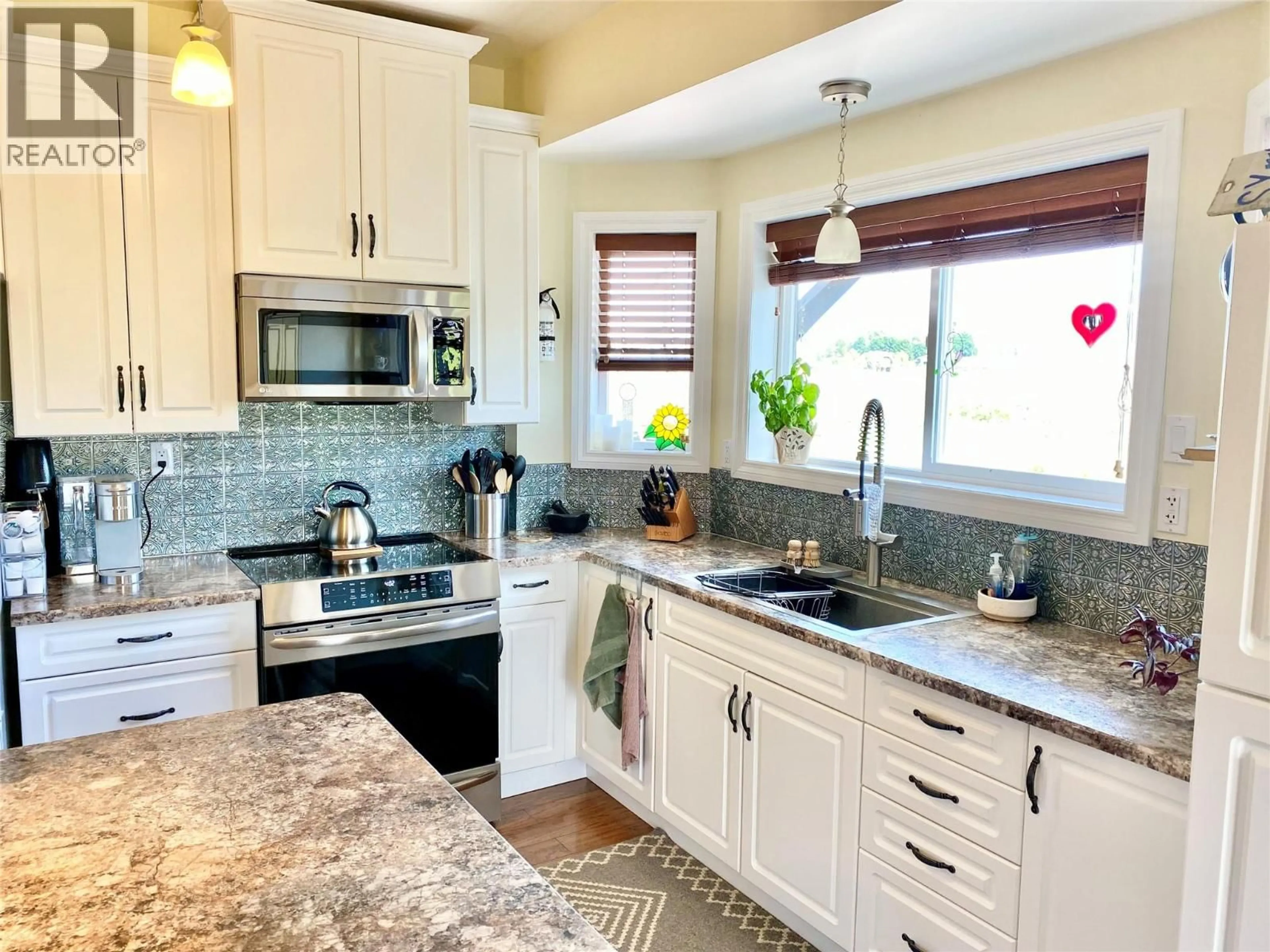 Open concept kitchen, ceramic/tile floor for 6341 THOMPSON RIVER DRIVE WEST, Kamloops British Columbia V0K2P0
