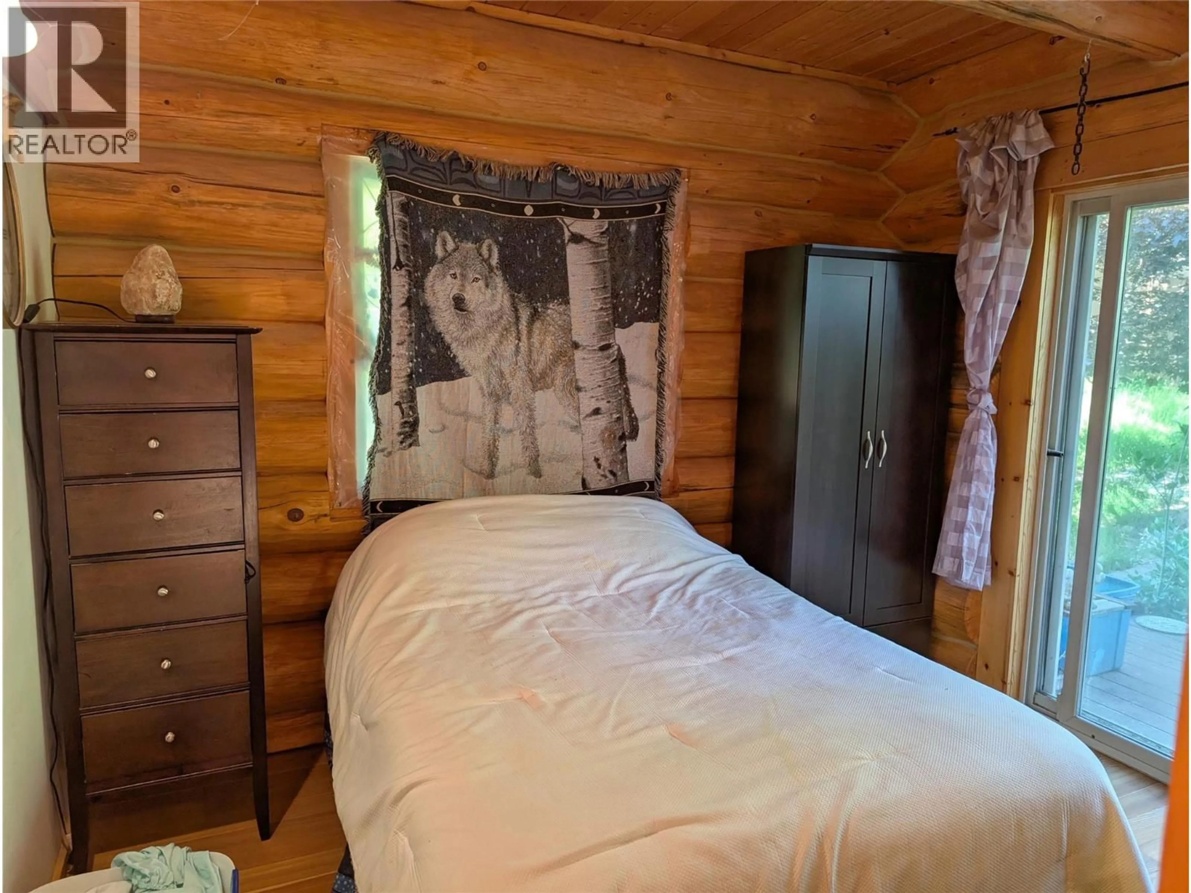 Bedroom with bed, wood/laminate floor for 2201 3/95 HIGHWAY, Yahk British Columbia V0B2P0
