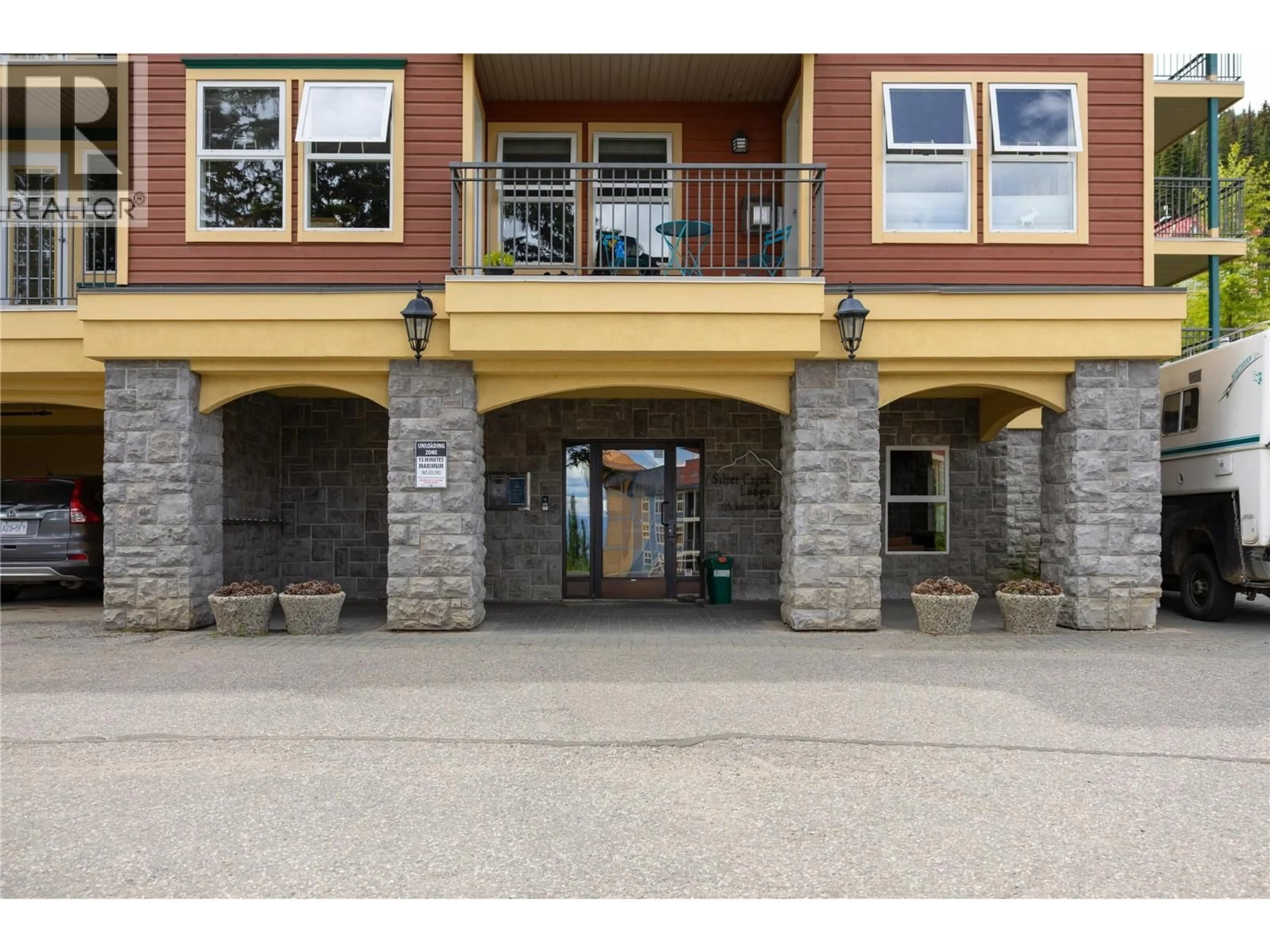 Indoor foyer for 253 - 155 SILVER LODE LANE, Silver Star British Columbia V1B3M1