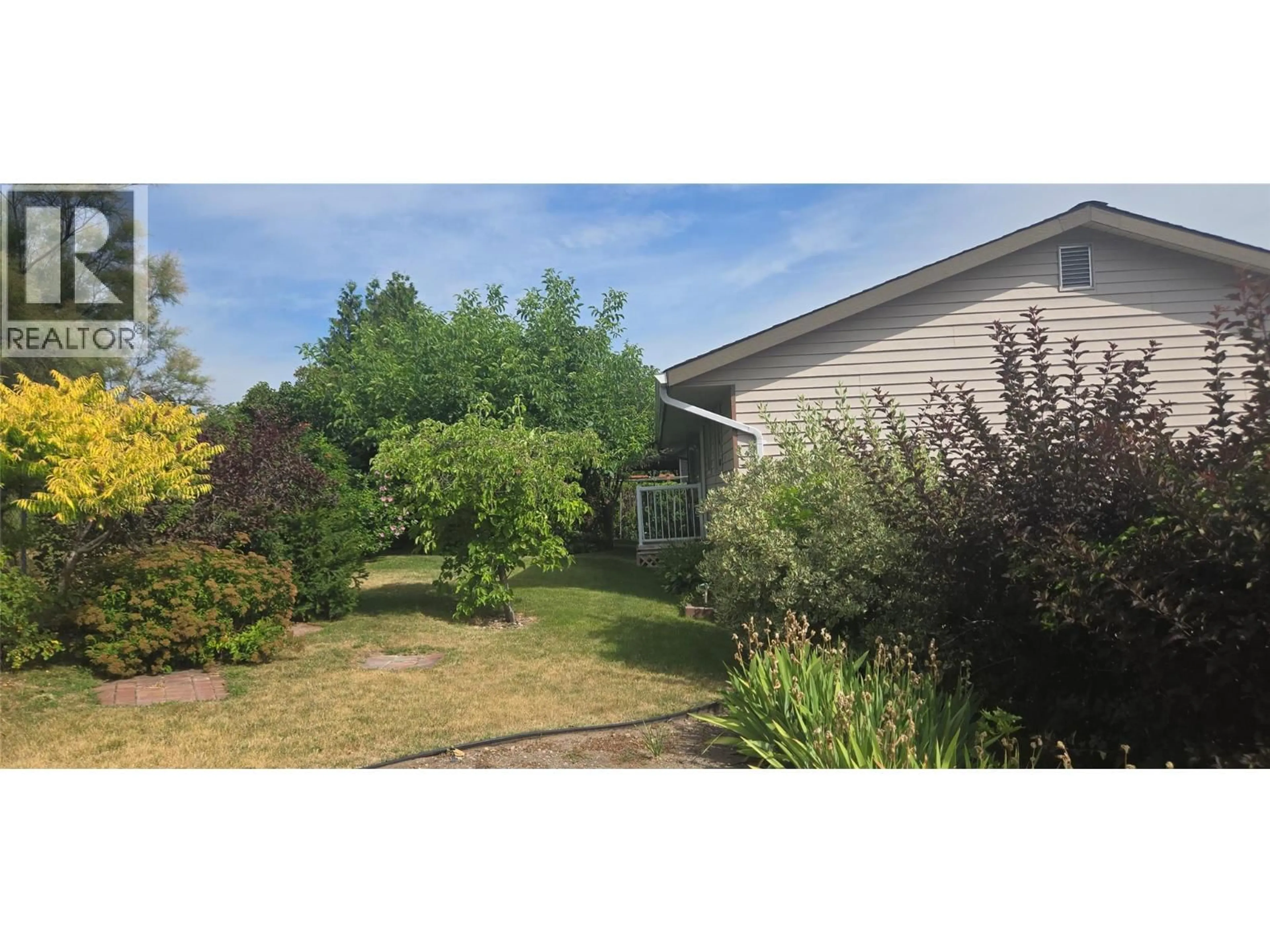 A pic from outside/outdoor area/front of a property/back of a property/a pic from drone, unknown for 20 SANTA ROSA PLACE, Osoyoos British Columbia V0H1V2