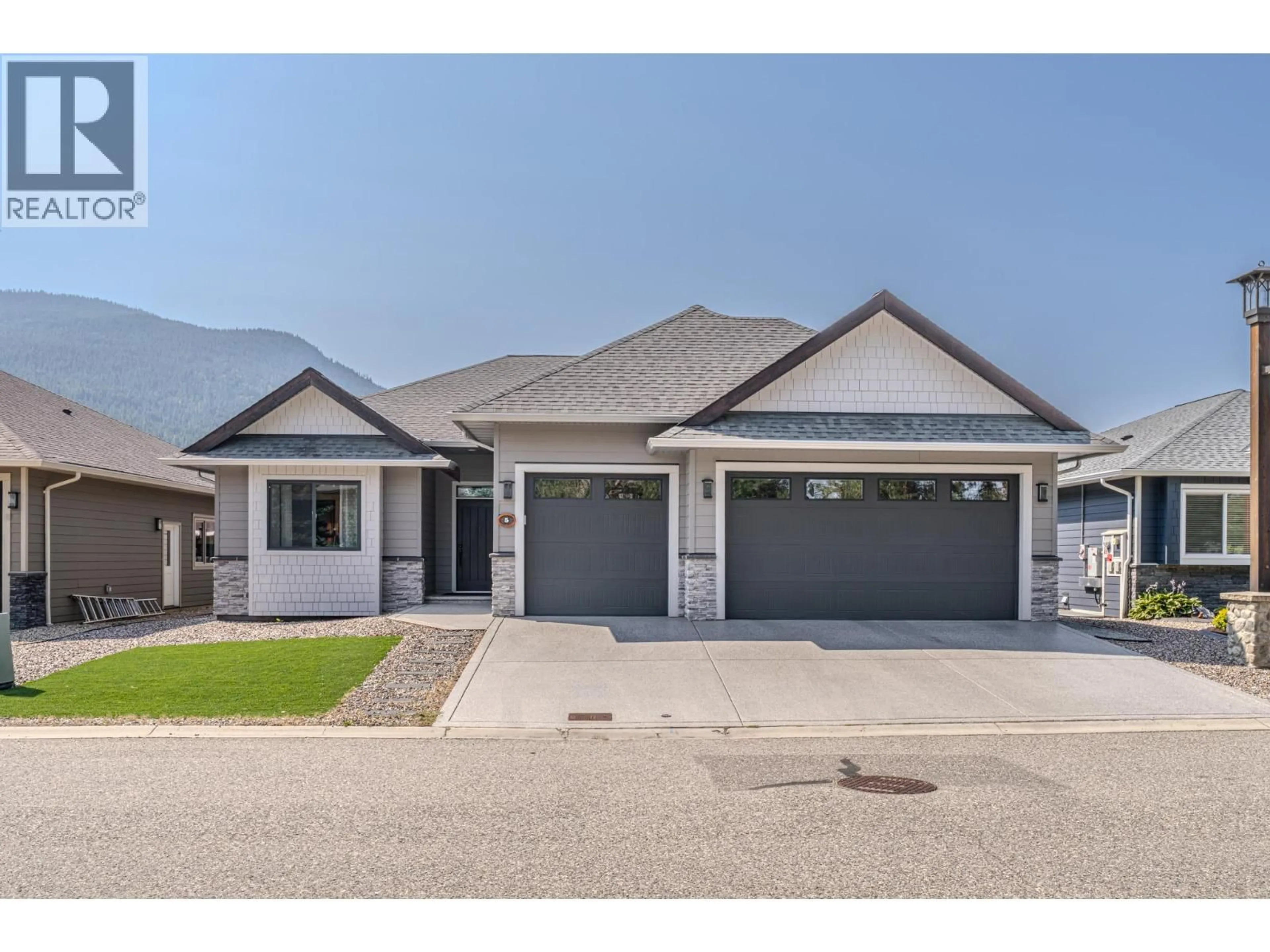 Home with vinyl exterior material, street for 5 - 2444 YORK AVENUE, Armstrong British Columbia V4Y0A3