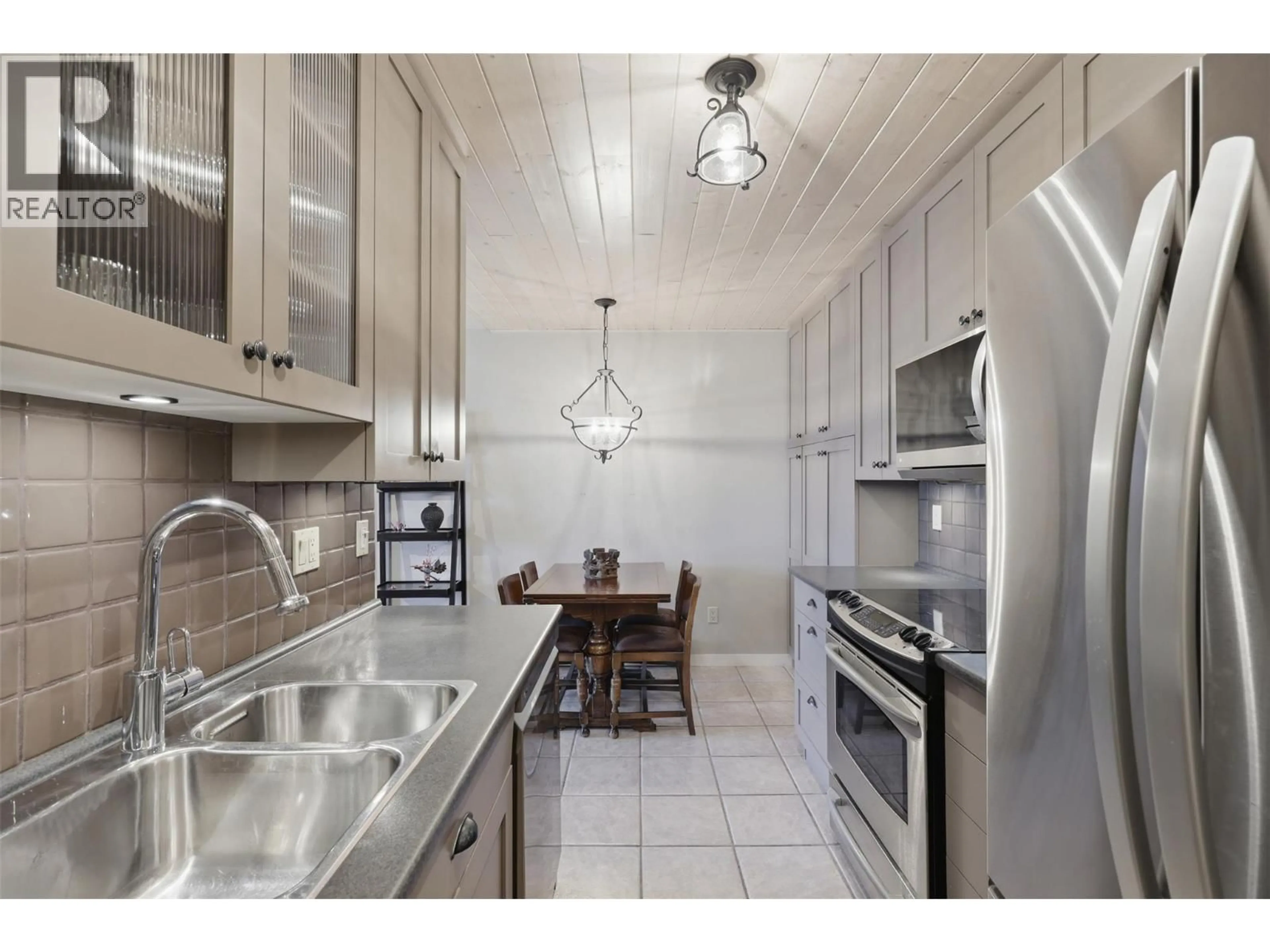 Standard kitchen, ceramic/tile floor for 35 - 1810 SUMMIT DRIVE, Kamloops British Columbia V2E2C7
