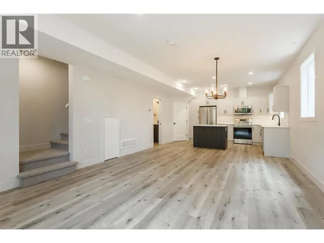 949 STOCKWELL AVENUE, Kelowna 3