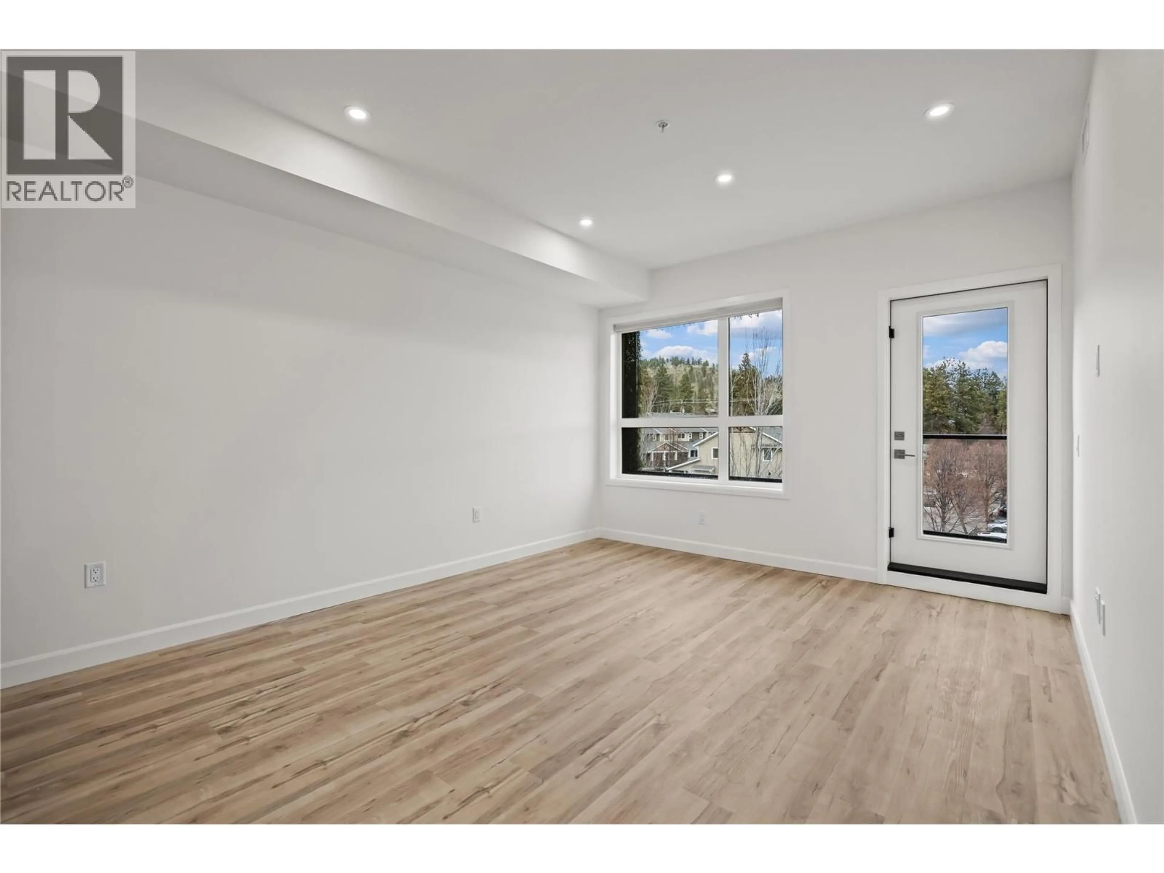 A pic of a room for 305 - 630 BOYNTON PLACE, Kelowna British Columbia V1V3B8