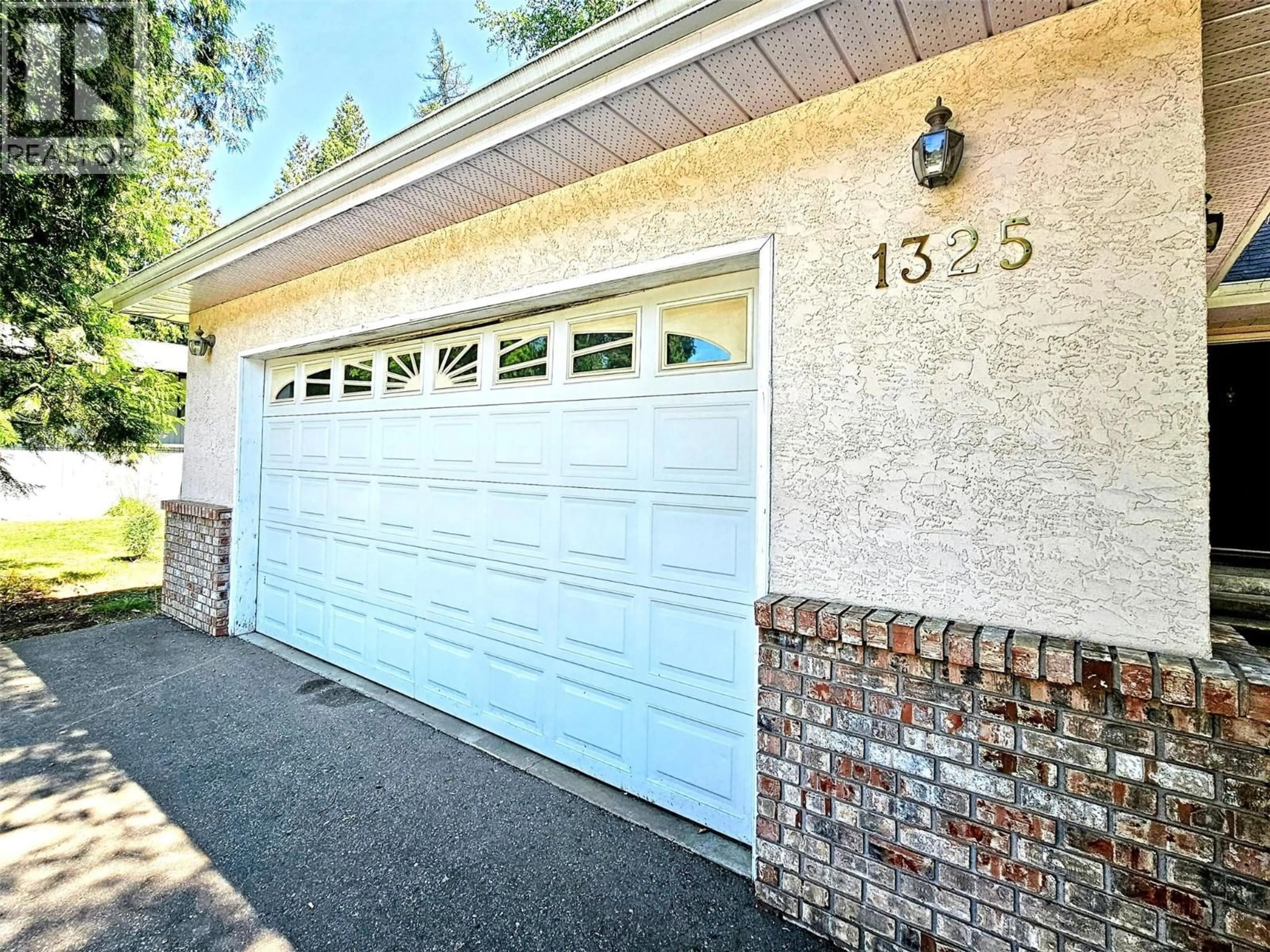 Indoor garage for 1325 FOREST ROAD, Castlegar British Columbia V1N3Y5