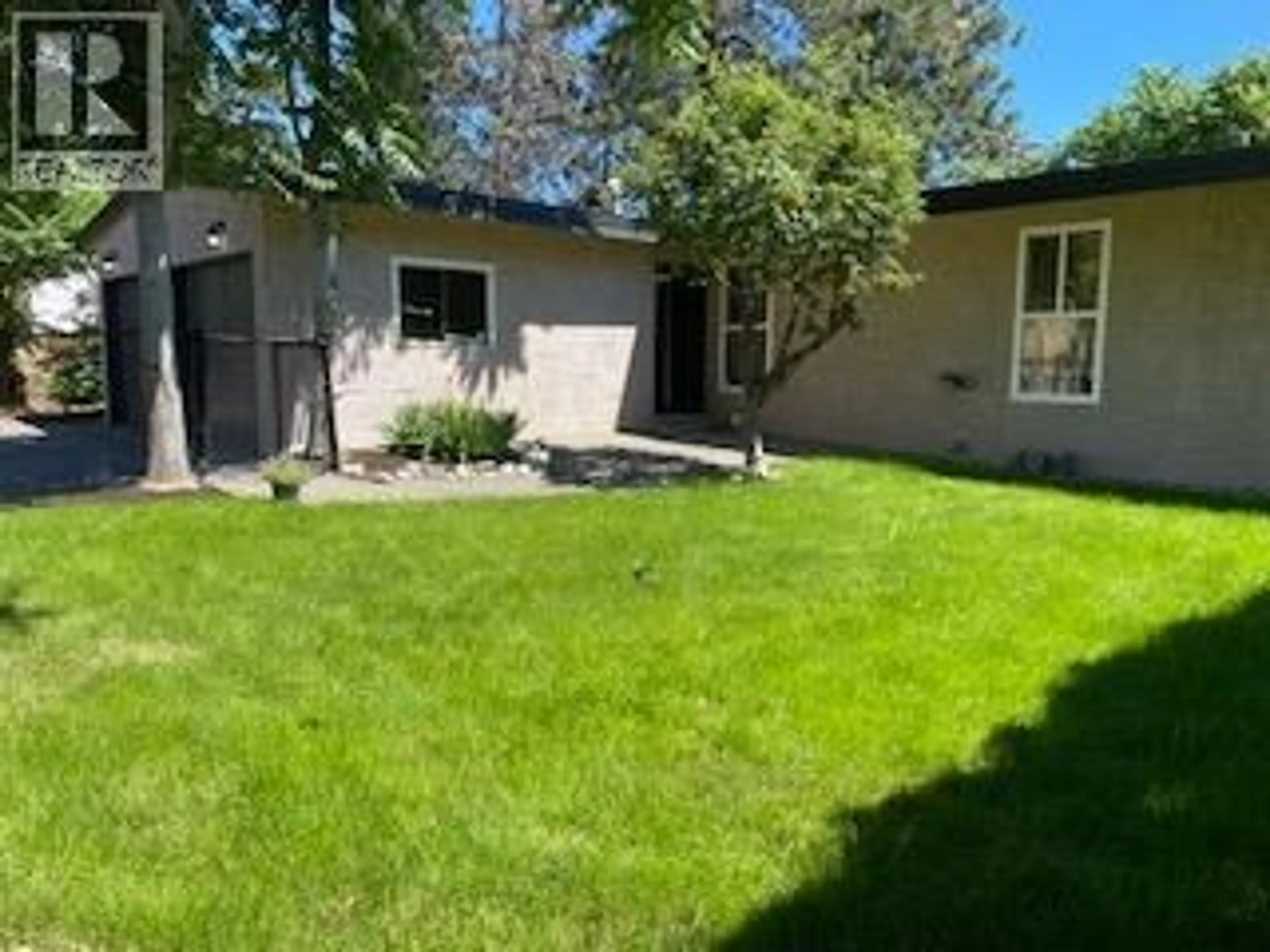 A pic from outside/outdoor area/front of a property/back of a property/a pic from drone, unknown for 2848 GLASGOW ROAD, West Kelowna British Columbia V4T1J7