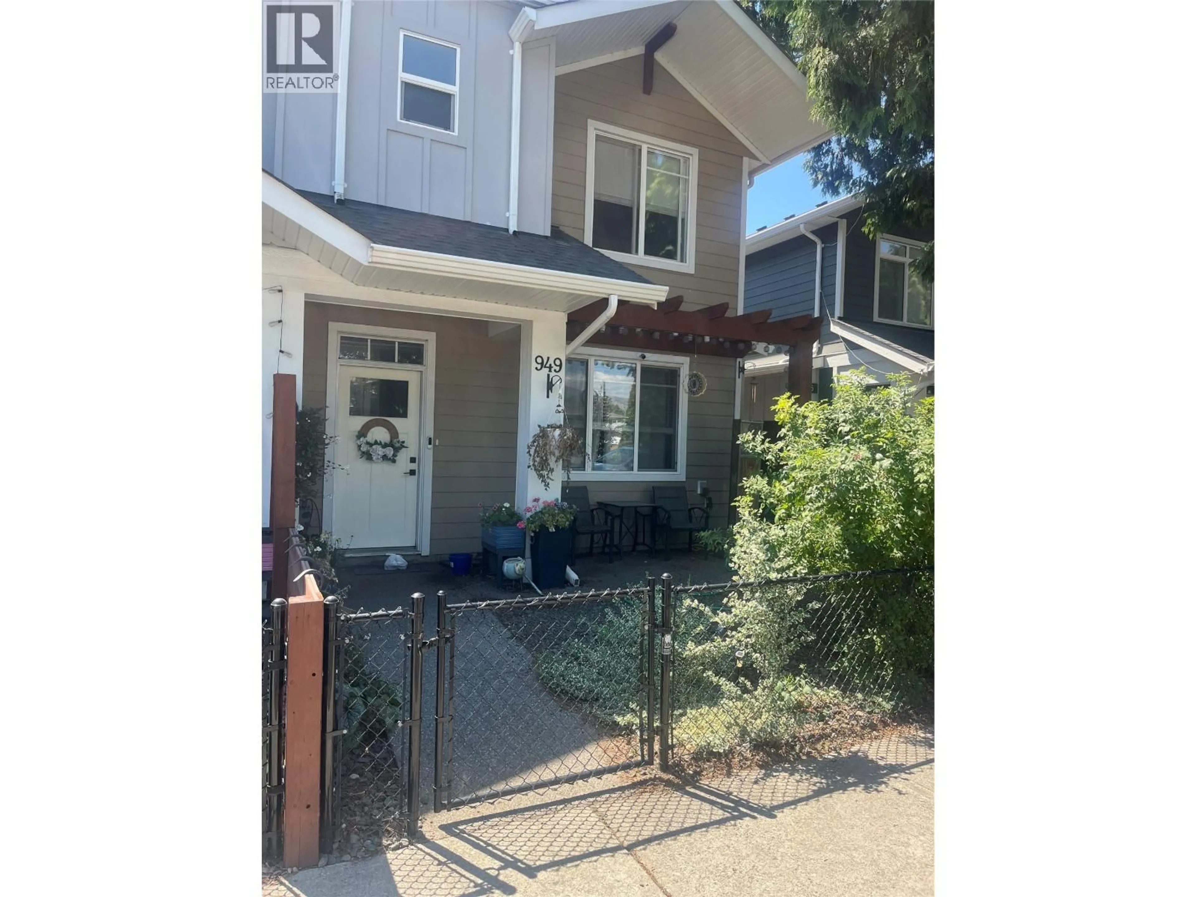 Unknown for 318 - 1089 SUNSET DRIVE, Kelowna British Columbia V1Y9Z3