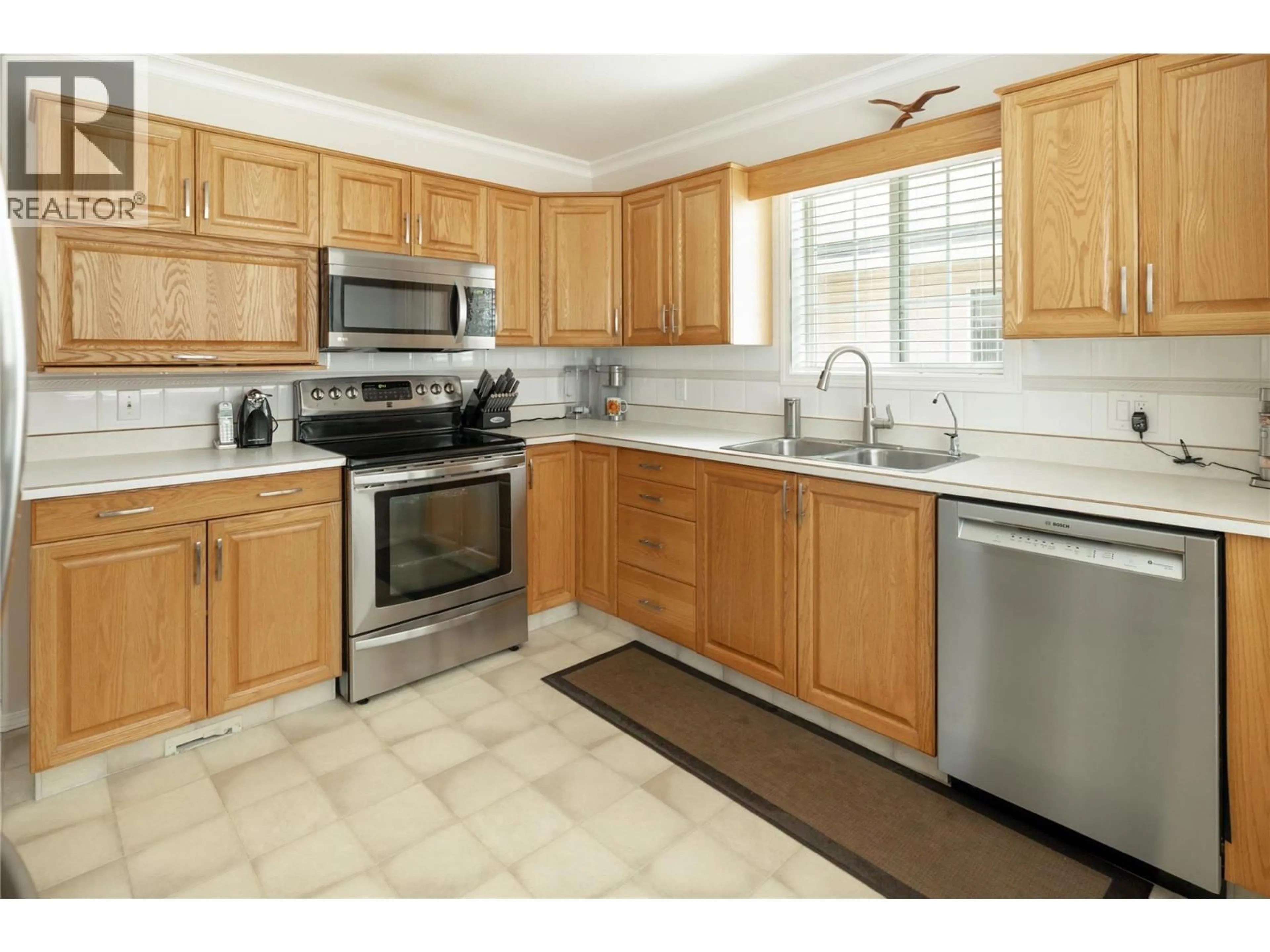 Standard kitchen, unknown for 13 - 527 YATES ROAD, Kelowna British Columbia V1V1Z5