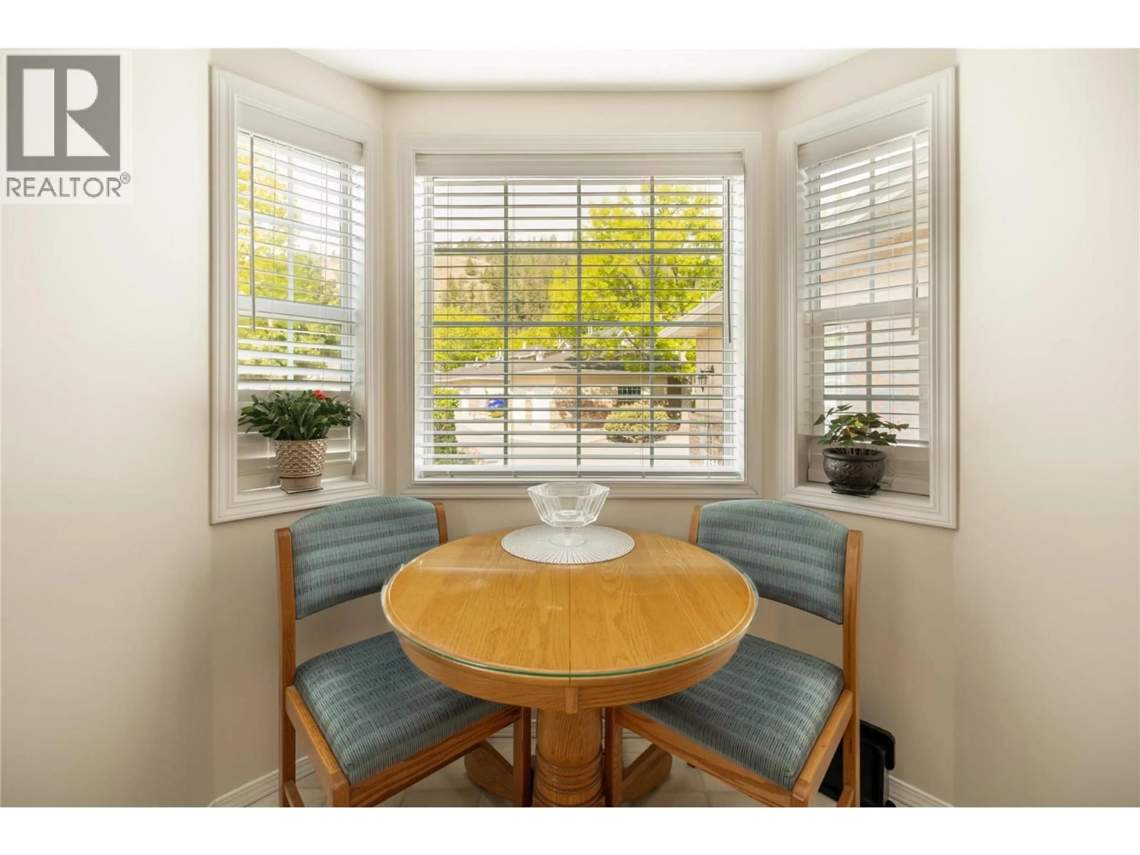 Dining room, wood/laminate floor for 13 - 527 YATES ROAD, Kelowna British Columbia V1V1Z5