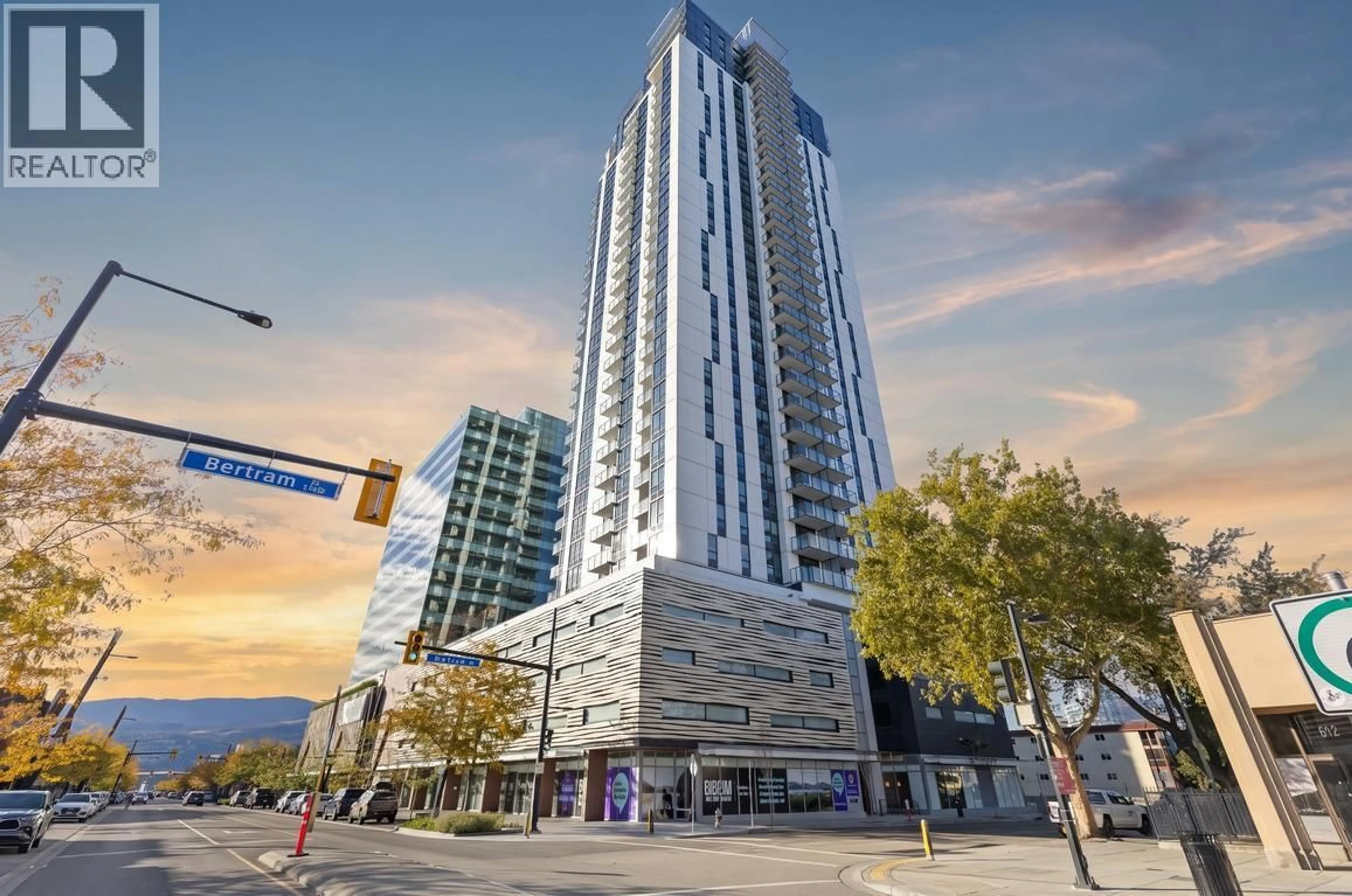 Indoor foyer for 2908 - 1488 BERTRAM STREET, Kelowna British Columbia V1Y0M6