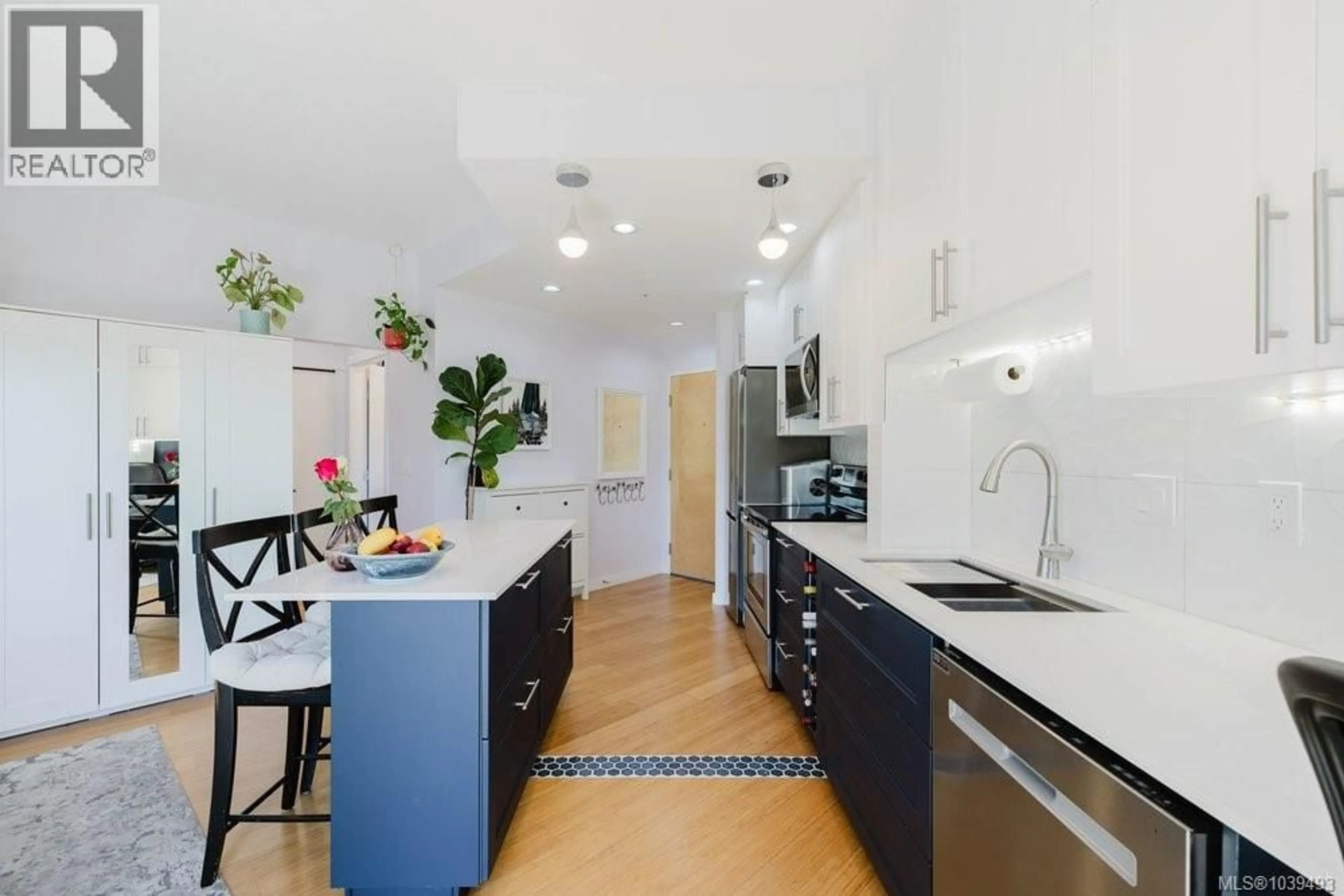 Open concept kitchen, ceramic/tile floor for 311 - 611 BROOKSIDE ROAD, Colwood British Columbia V9C0C3