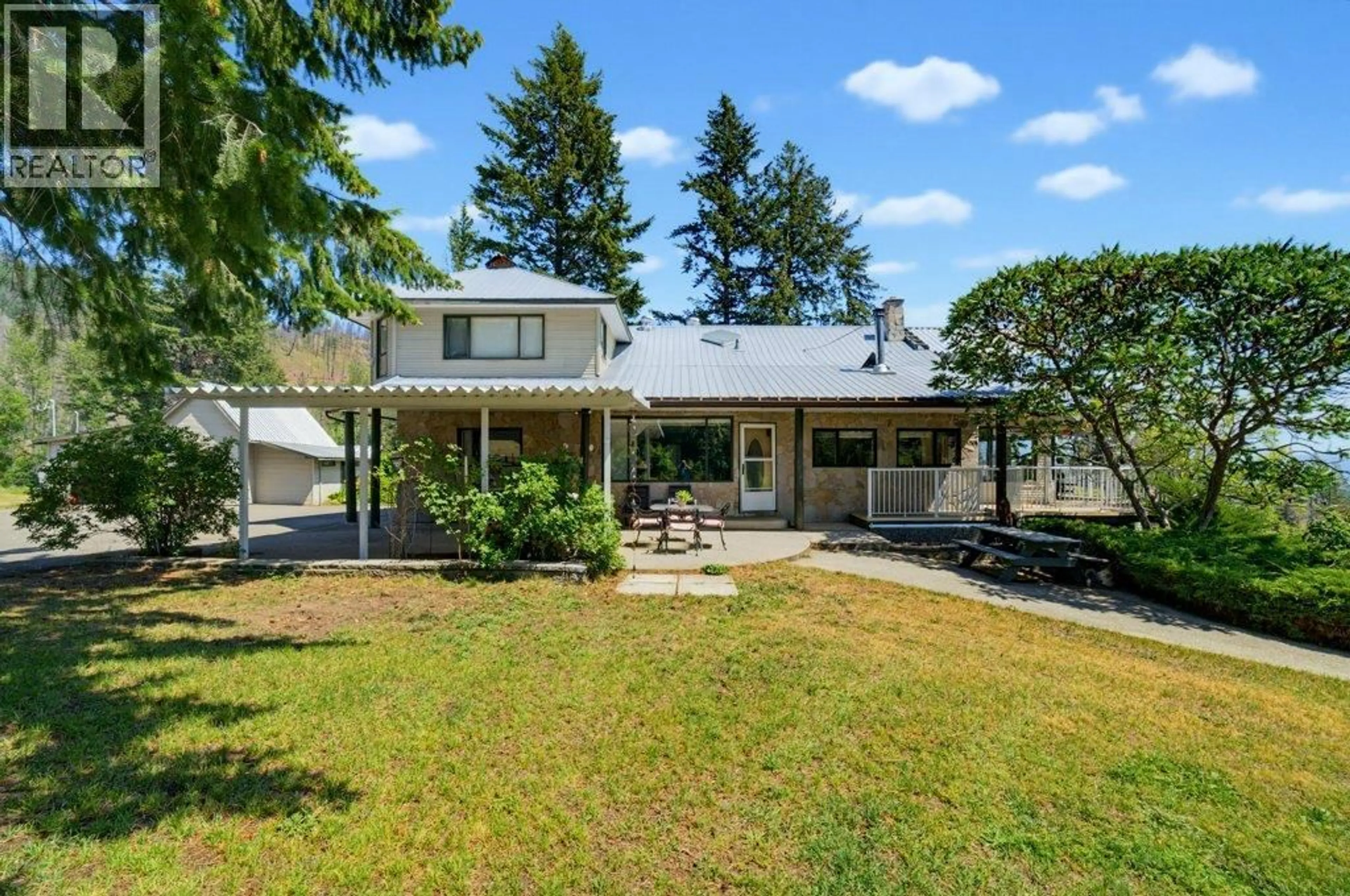 A pic from outside/outdoor area/front of a property/back of a property/a pic from drone, unknown for 1722 LEE CREEK DRIVE, Lee Creek British Columbia V0E1M4