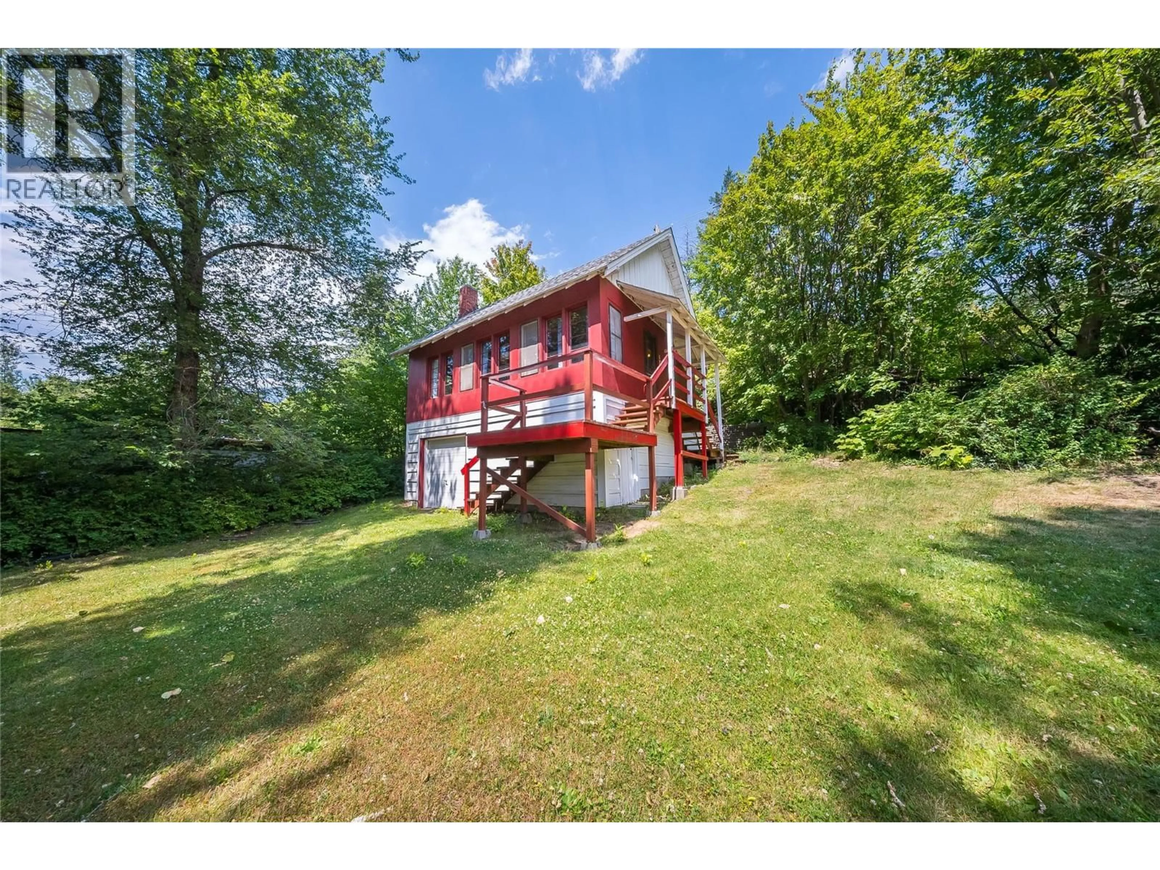 A pic from outside/outdoor area/front of a property/back of a property/a pic from drone, water/lake/river/ocean view for 3824 BROADWATER ROAD, Castlegar British Columbia V0G1X0