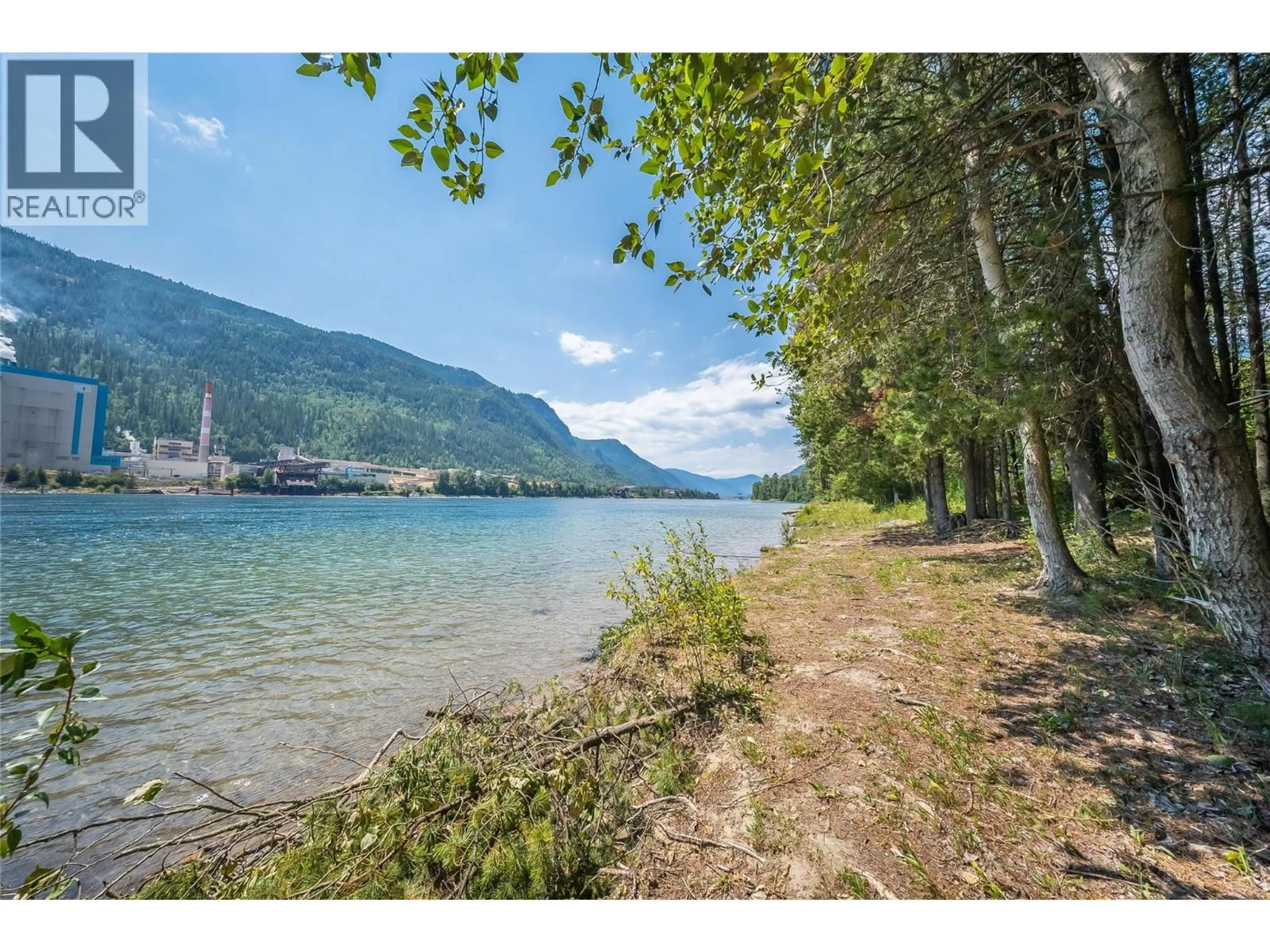 Blurry image for 3824 BROADWATER ROAD, Castlegar British Columbia V0G1X0