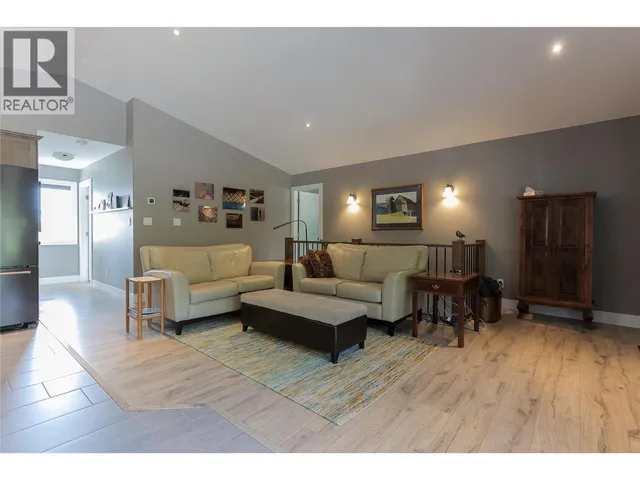 3905 16TH AVENUE, Castlegar 5