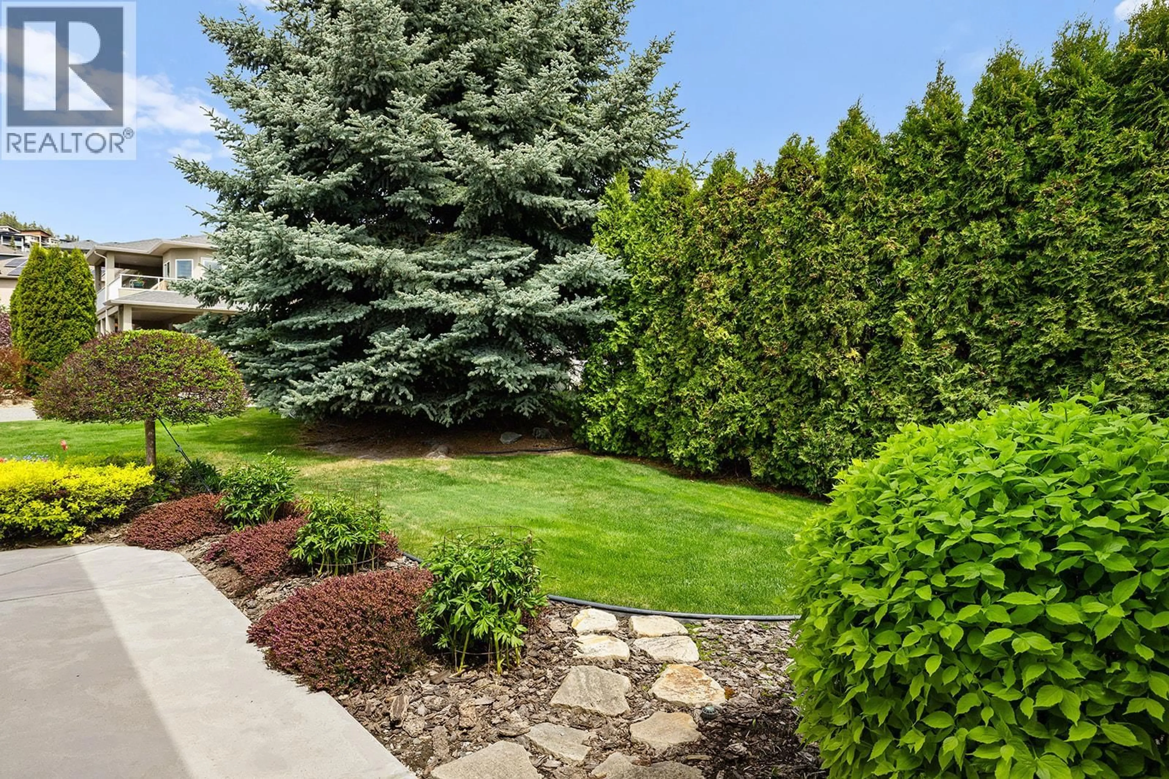 Patio, street for 1619 WILMOT COURT, Kelowna British Columbia V1P1M8