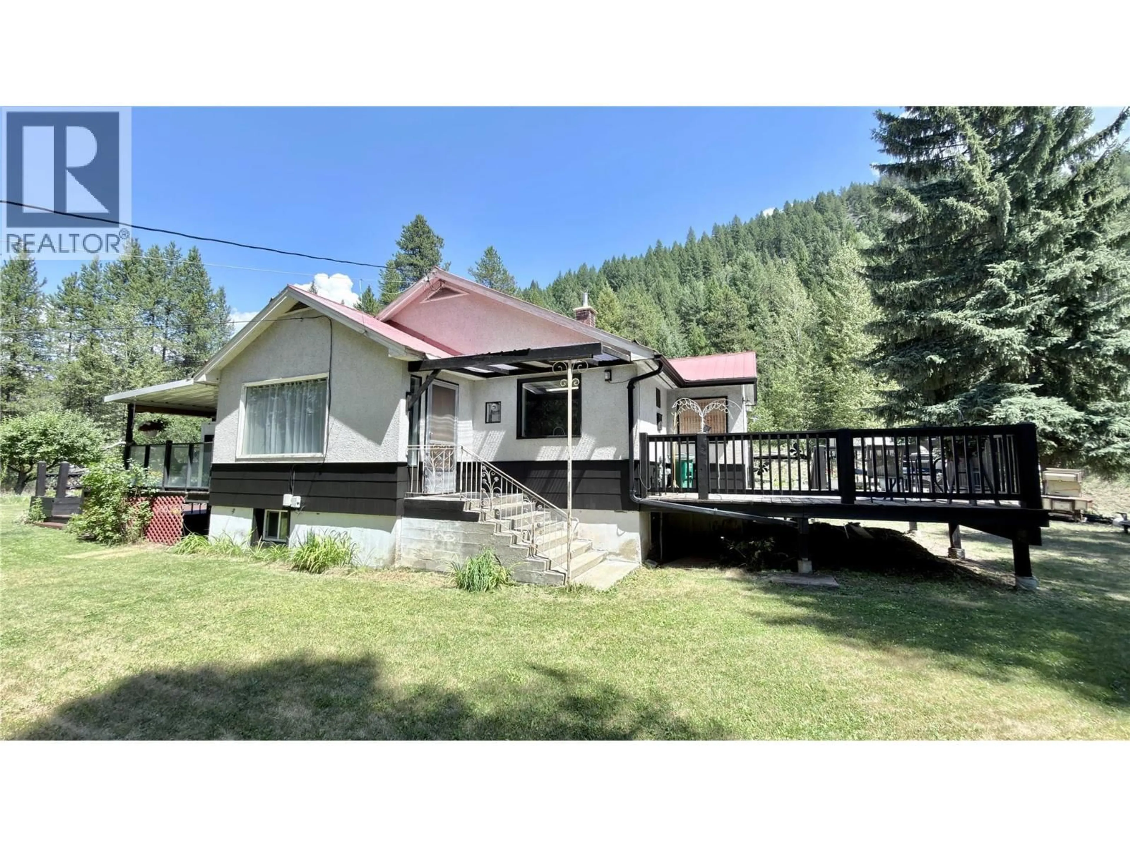 A pic from outside/outdoor area/front of a property/back of a property/a pic from drone, building for 656 STRATHMORE AVENUE, Greenwood British Columbia V0H1J0