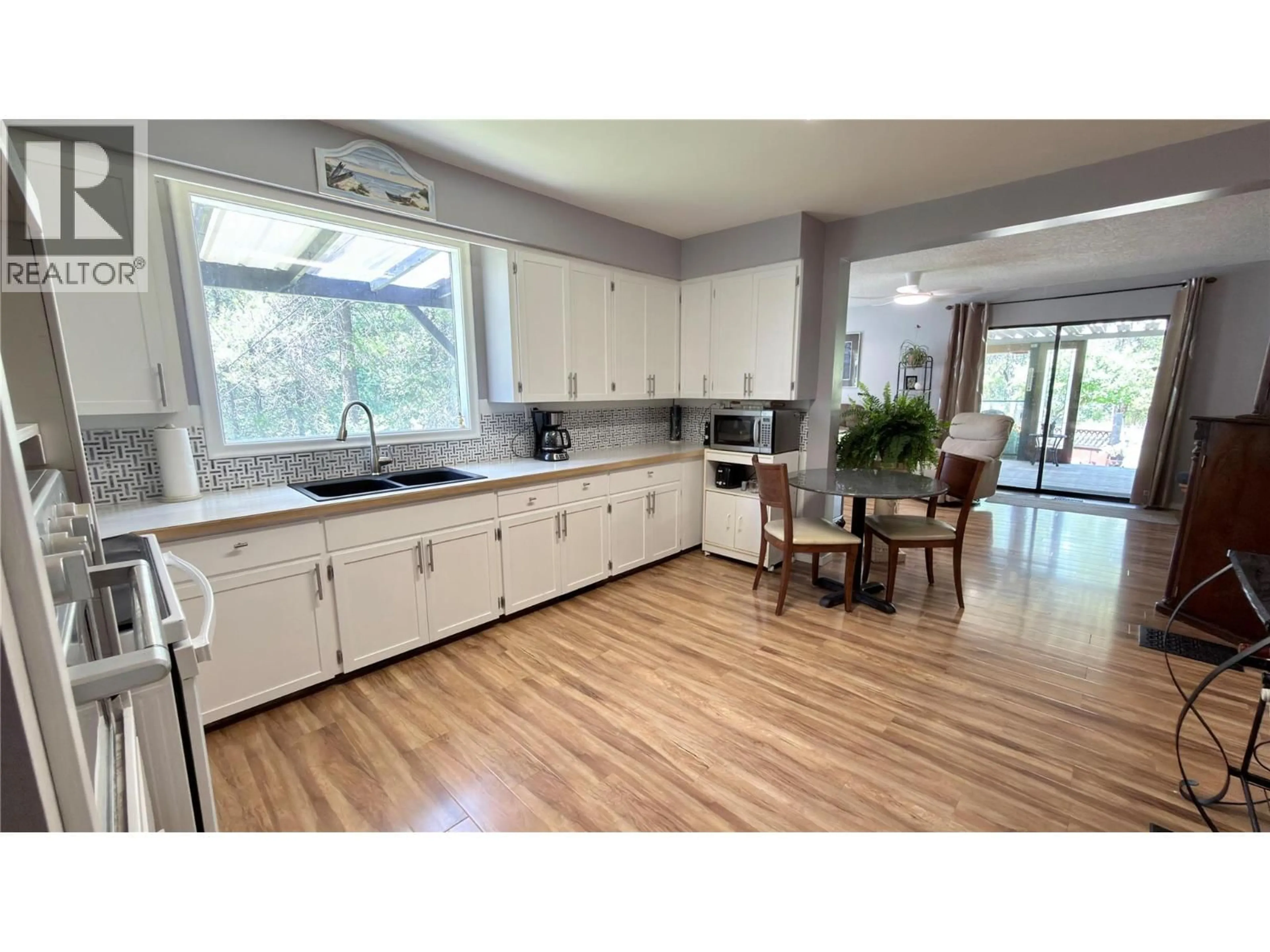 Open concept kitchen, unknown for 656 STRATHMORE AVENUE, Greenwood British Columbia V0H1J0