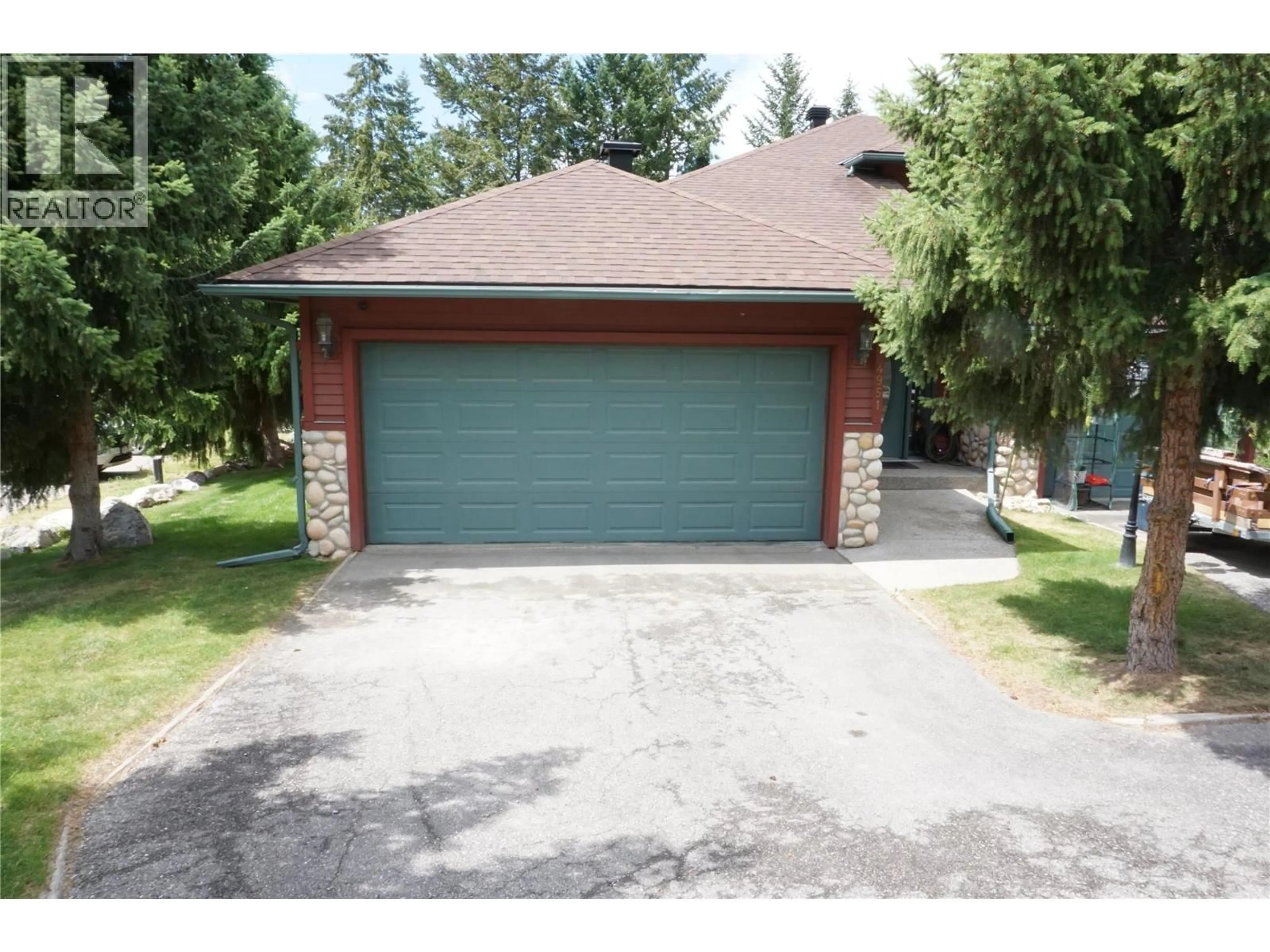 Indoor garage for 4951 HOT SPRINGS ROAD, Fairmont Hot Springs British Columbia V0B1L1