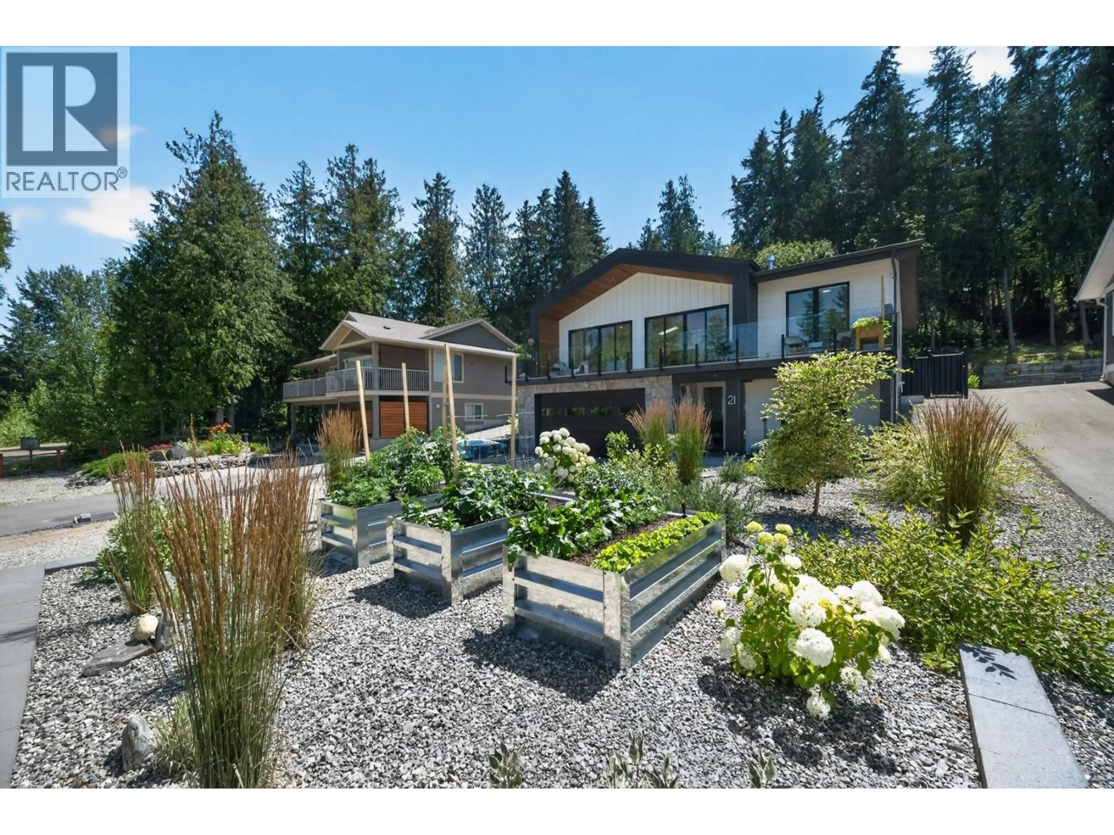 A pic from outside/outdoor area/front of a property/back of a property/a pic from drone, unknown for 21 - 1171 DIEPPE ROAD, Sorrento British Columbia V0E2W0