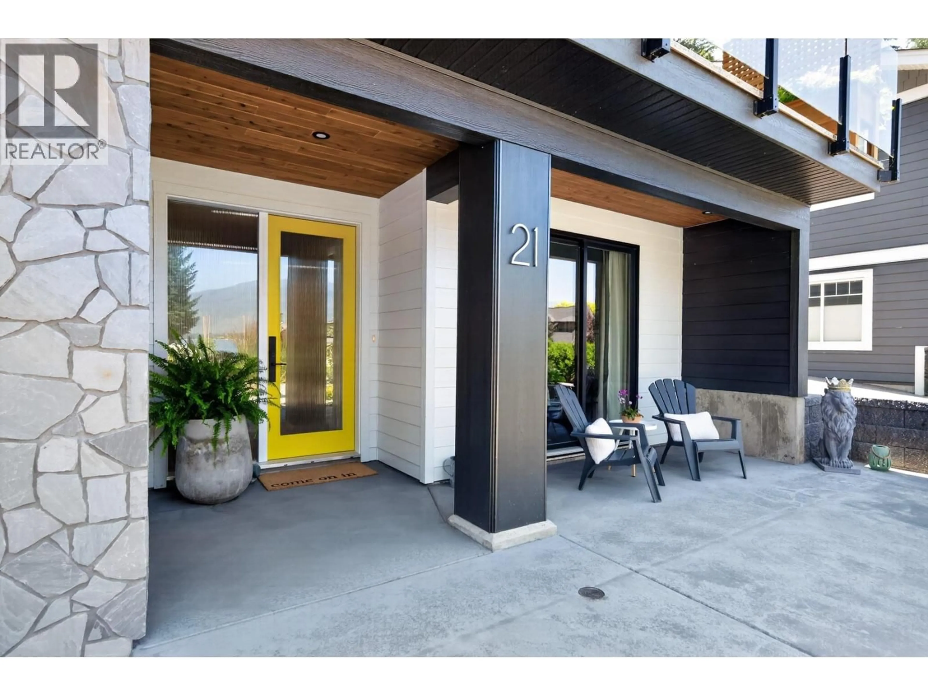 Indoor entryway for 21 - 1171 DIEPPE ROAD, Sorrento British Columbia V0E2W0