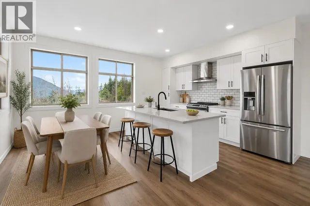 5058 HERITAGE DRIVE, Eagle Bay 4