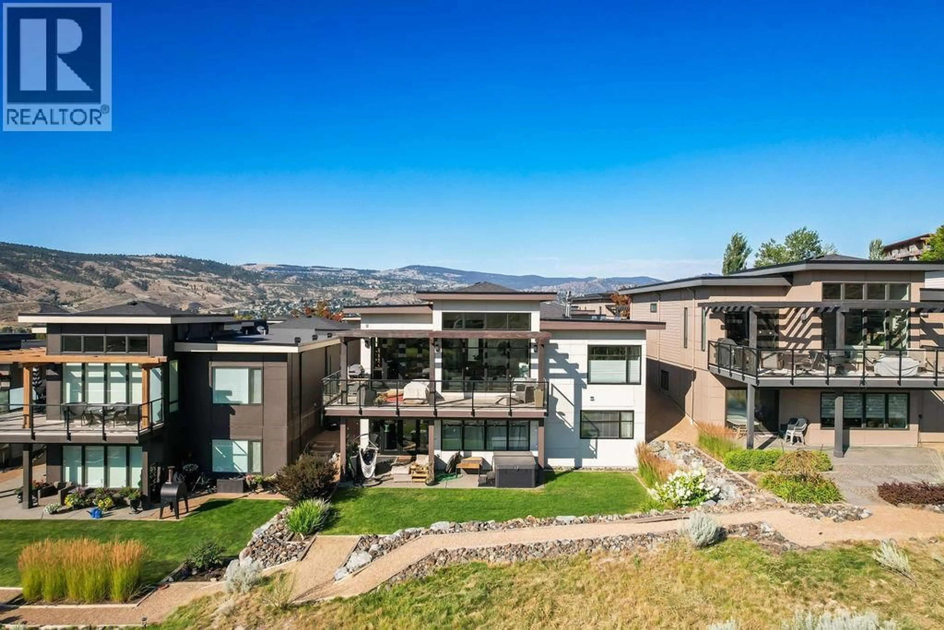A pic from outside/outdoor area/front of a property/back of a property/a pic from drone, mountain view for 514 POINTE PLACE, Kamloops British Columbia V2H0C1