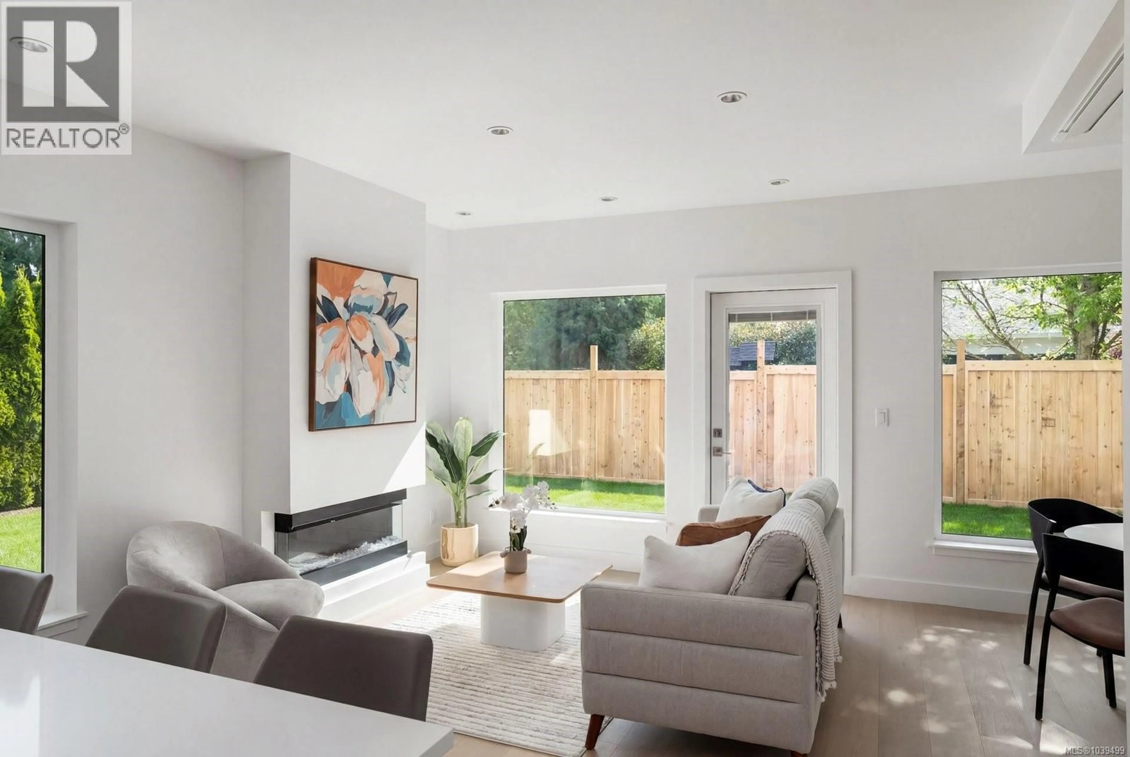 Living room with furniture, unknown for 3 - 2118 PENTLAND ROAD, Oak Bay British Columbia V8S2W4