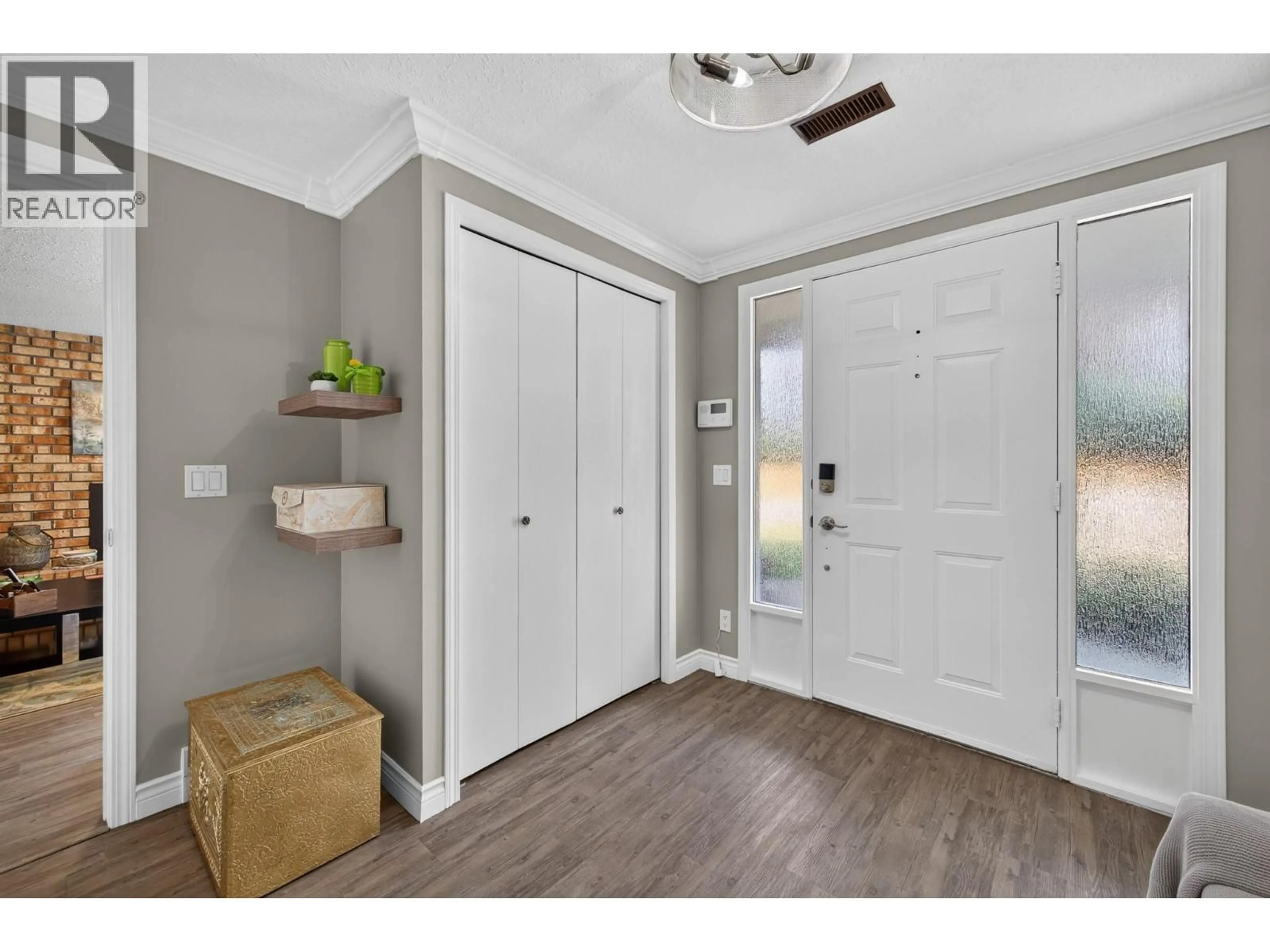 Indoor entryway for 2094 VAN HORNE DRIVE, Kamloops British Columbia V1S1G2