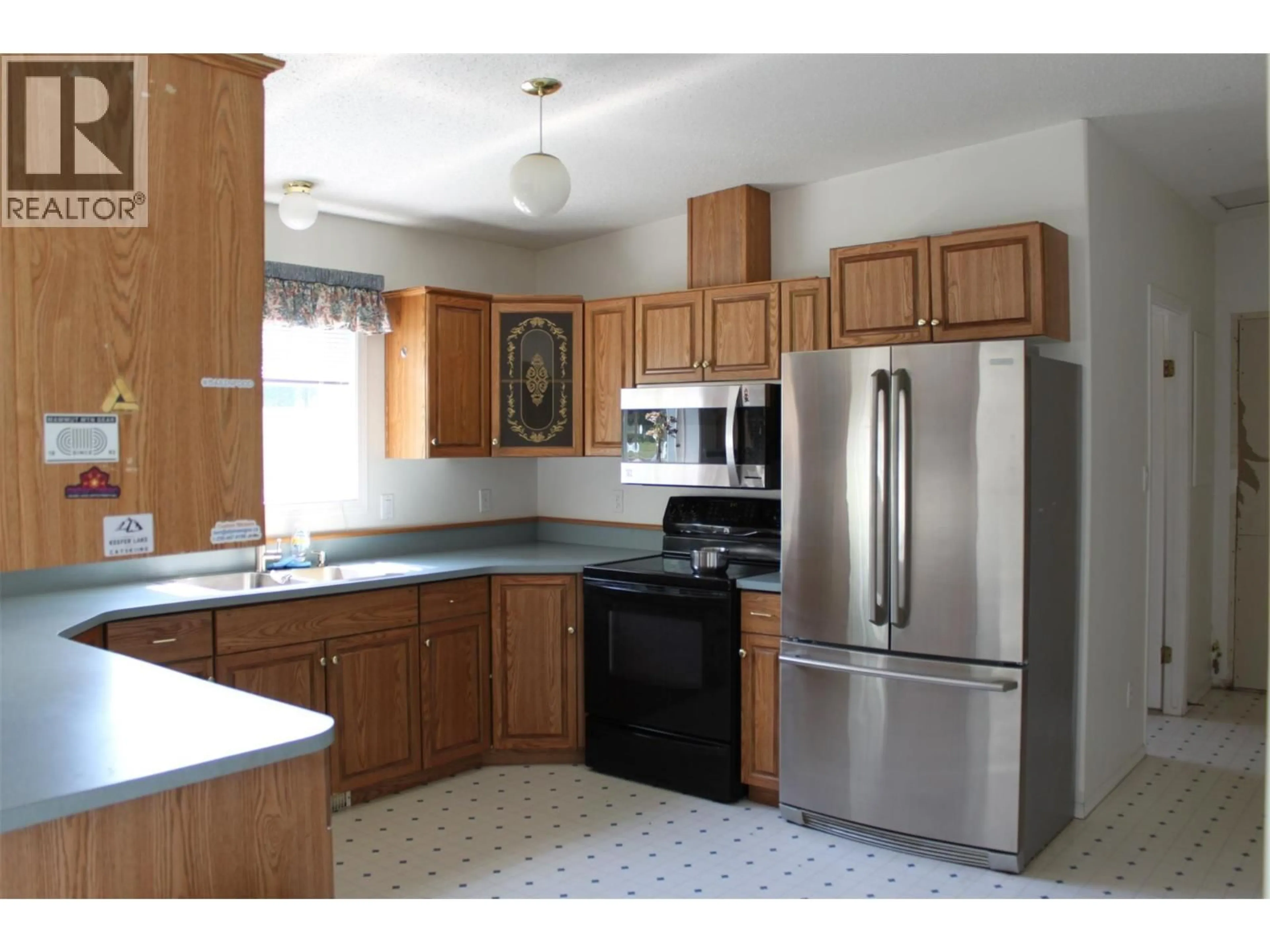 Standard kitchen, unknown for 129 OAK STREET, Fauquier British Columbia V0G1K0