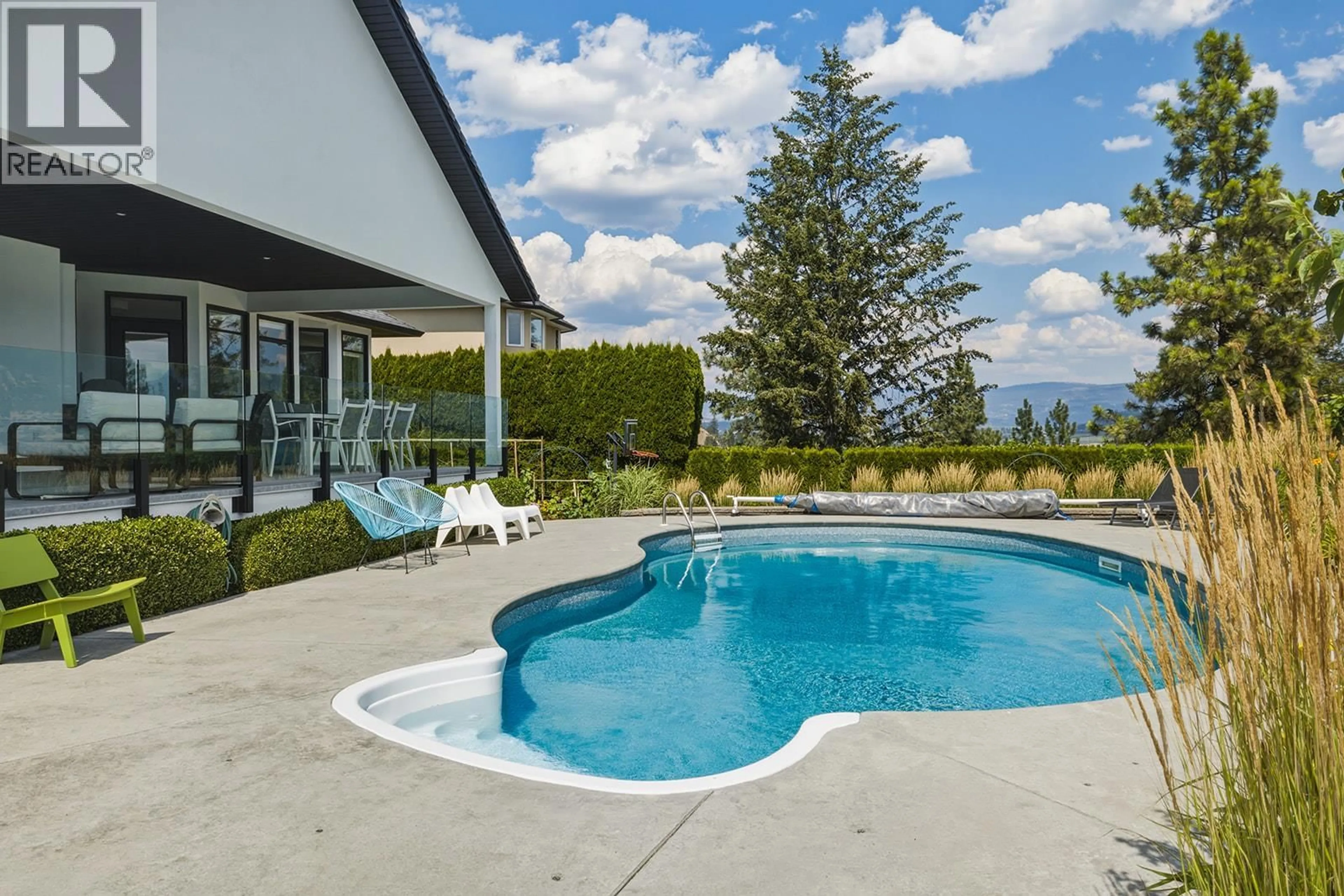 Pool for 1777 SPRUCEVIEW COURT, Kelowna British Columbia V1V2N2