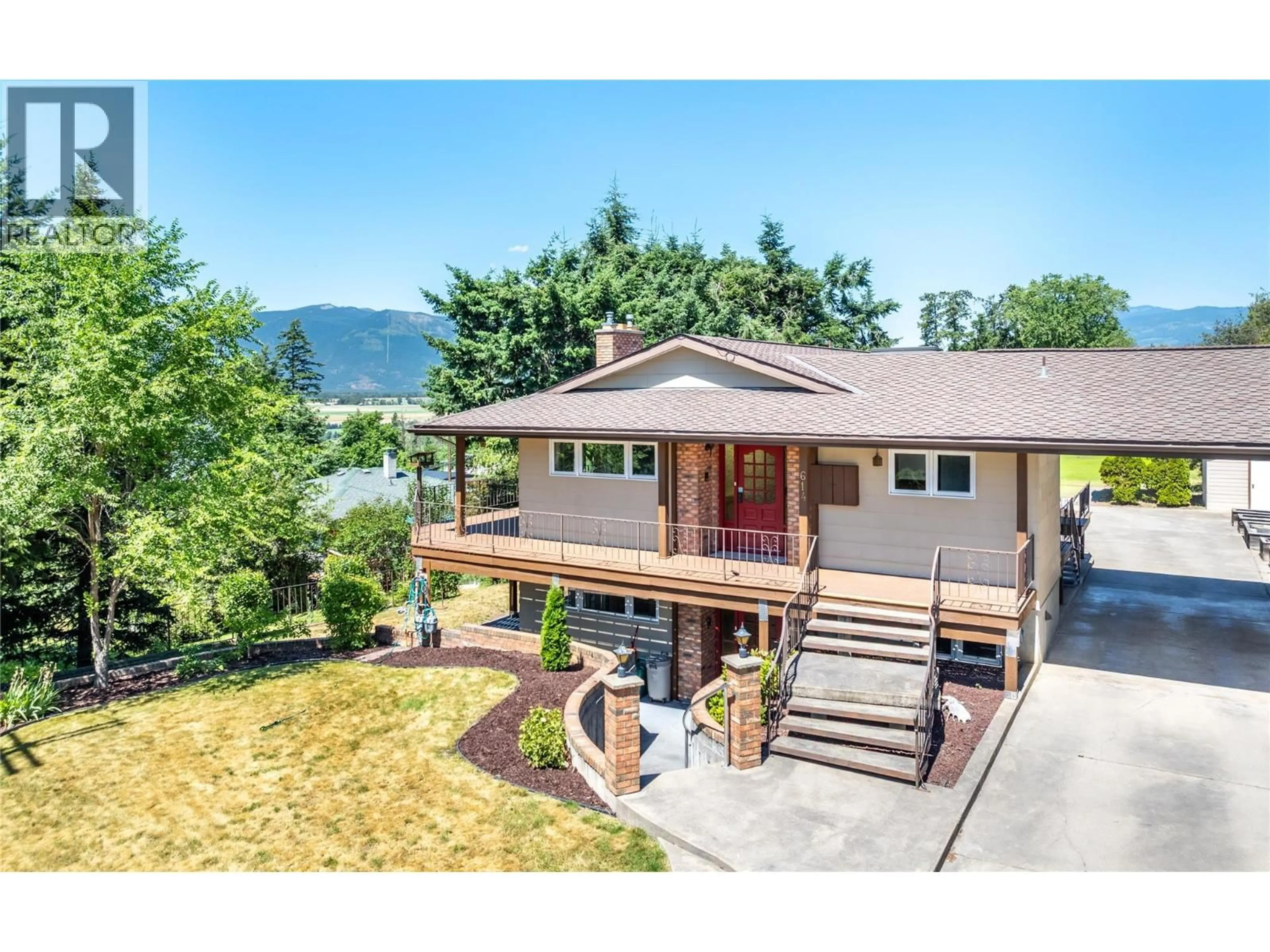 A pic from outside/outdoor area/front of a property/back of a property/a pic from drone, water/lake/river/ocean view for 614 VANCOUVER N STREET, Creston British Columbia V0B1G2