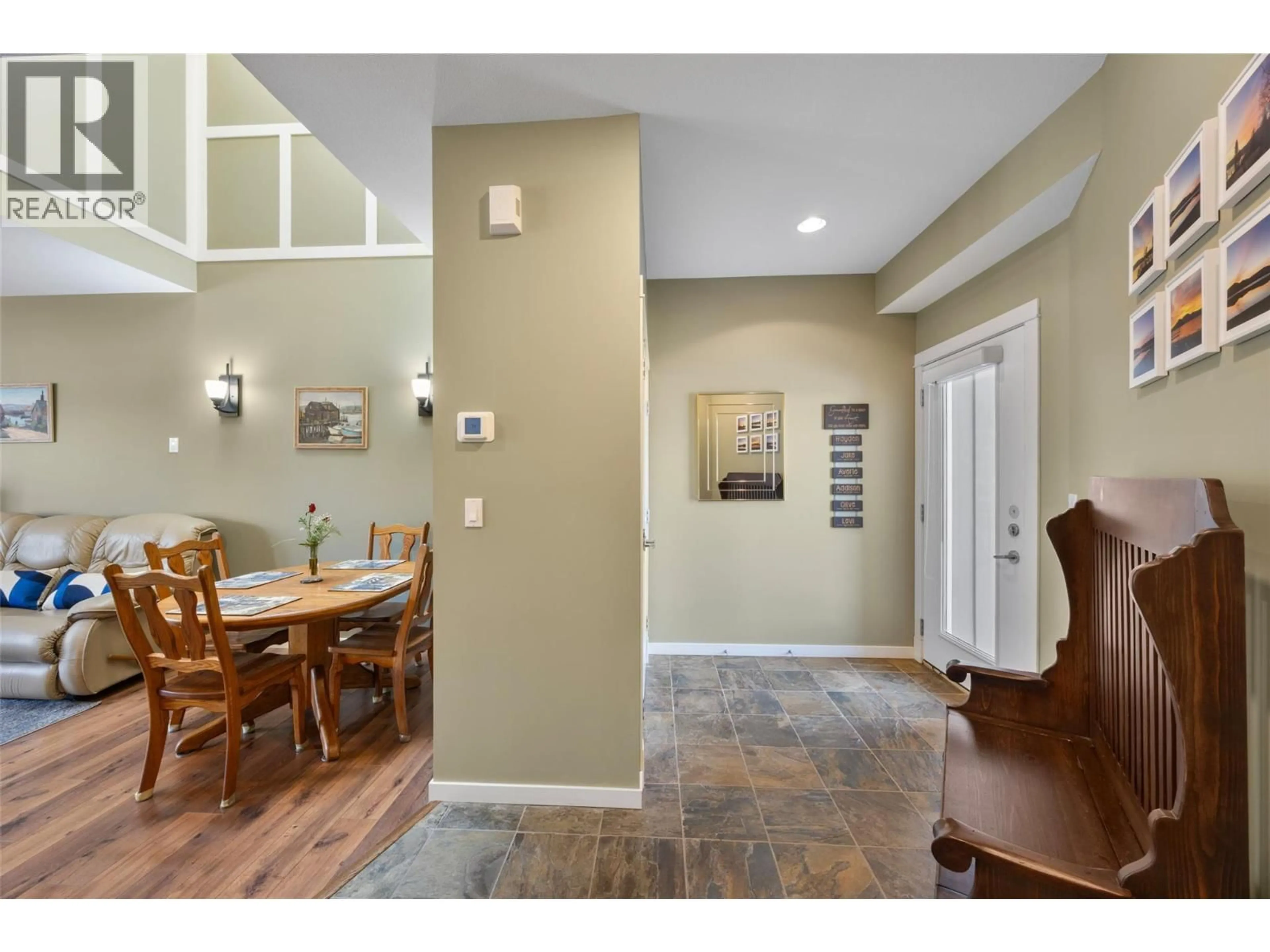Indoor entryway for 11 - 1294 DEODAR ROAD, Scotch Creek British Columbia V0E1M5