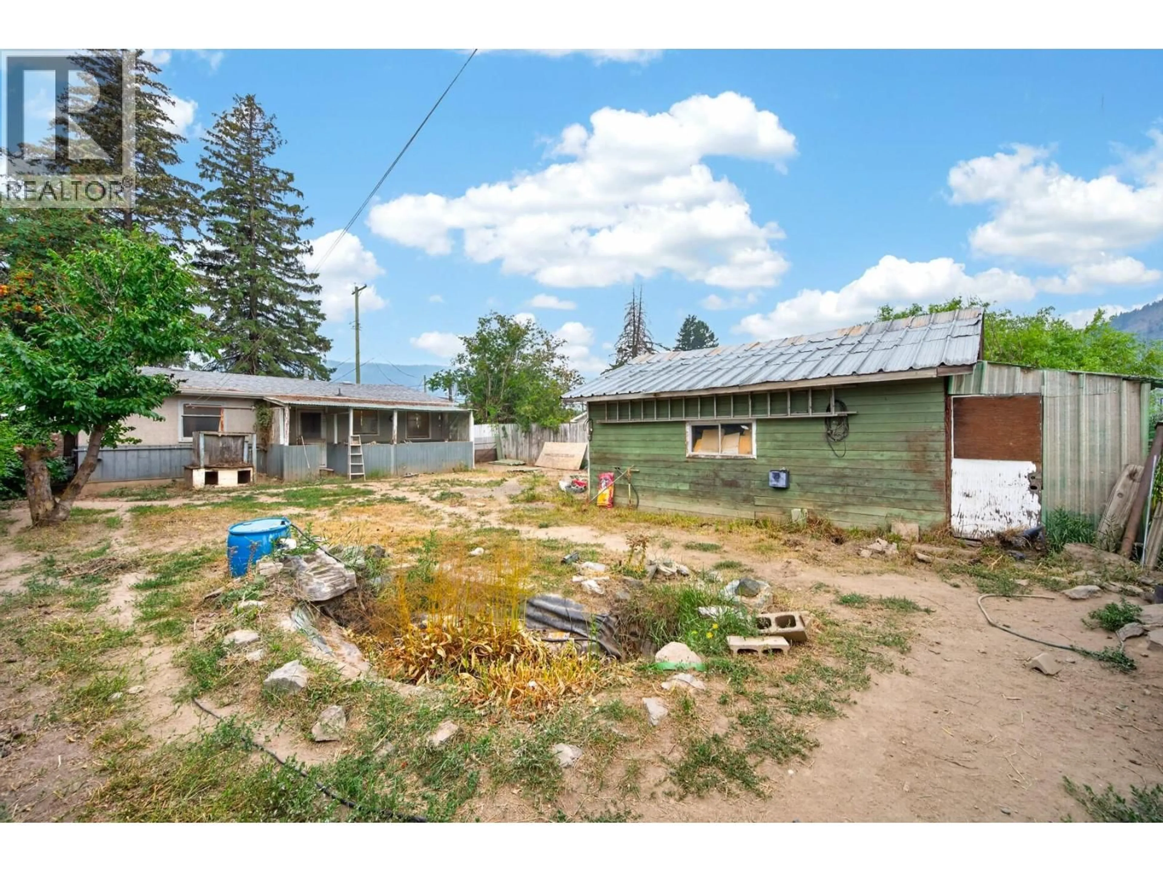 A pic from outside/outdoor area/front of a property/back of a property/a pic from drone, street for 1637 COLDWATER AVENUE, Merritt British Columbia V1K1B8