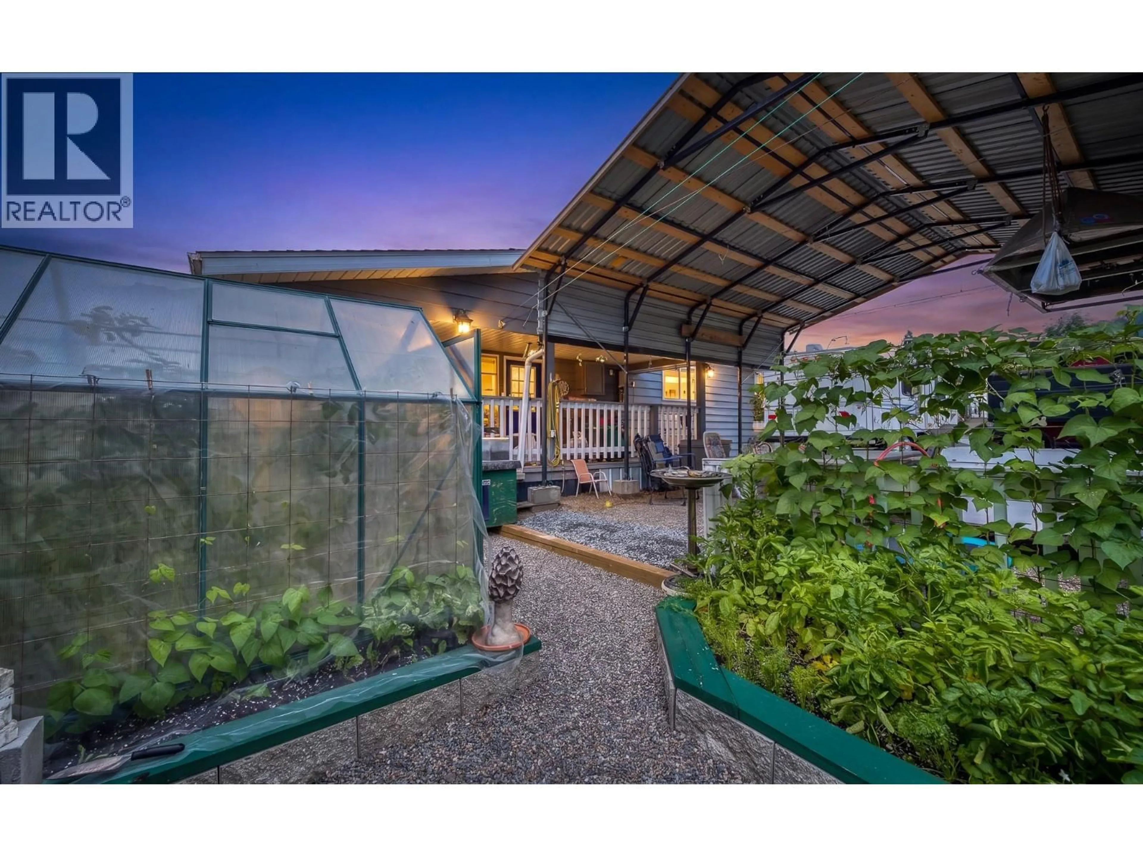 Patio, unknown for 614 16TH AVENUE NORTH, Creston British Columbia V0B1G5