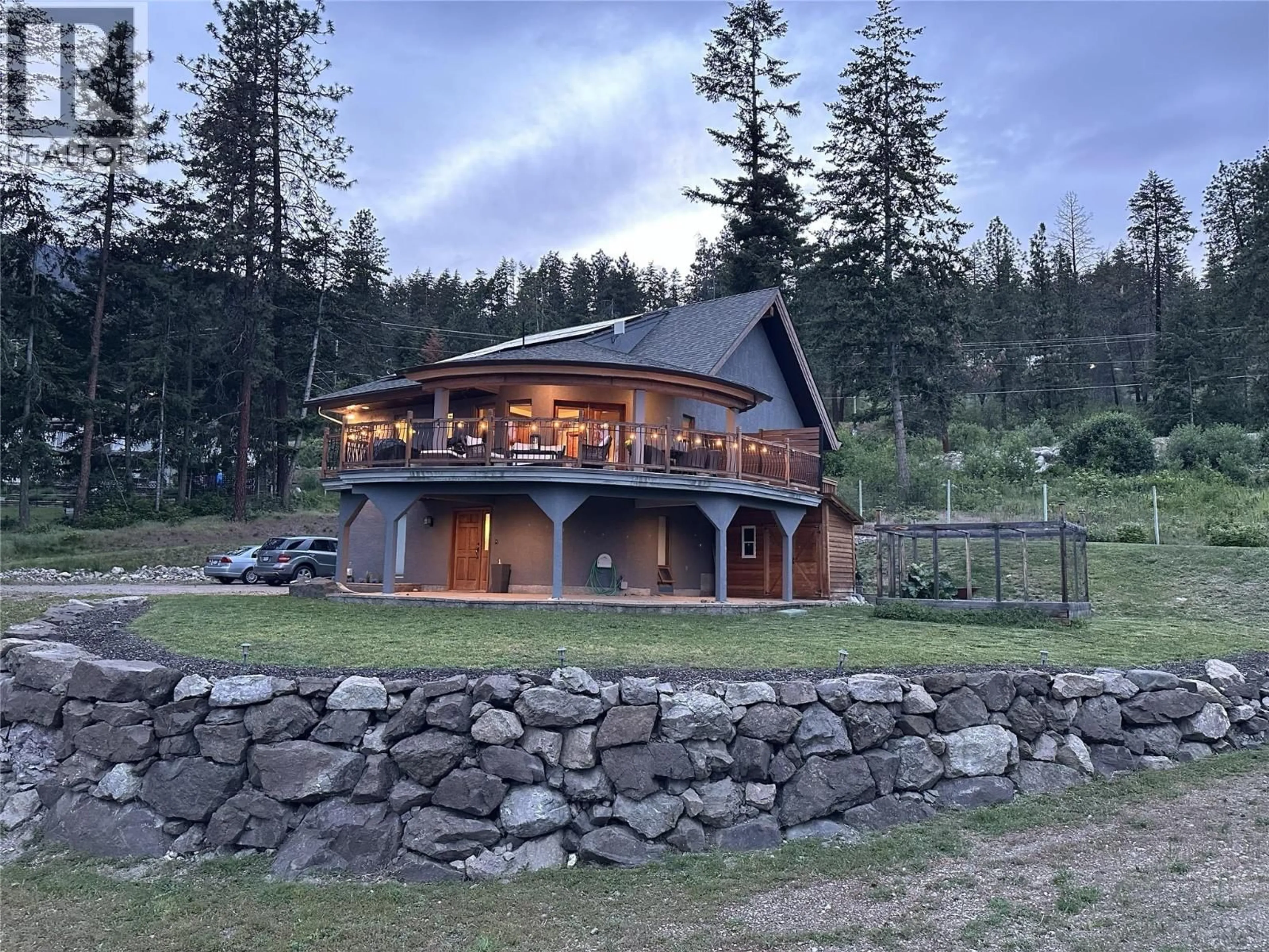 Home with vinyl exterior material, mountain view for 460 GALWAY PLACE, Vernon British Columbia V1H2G2