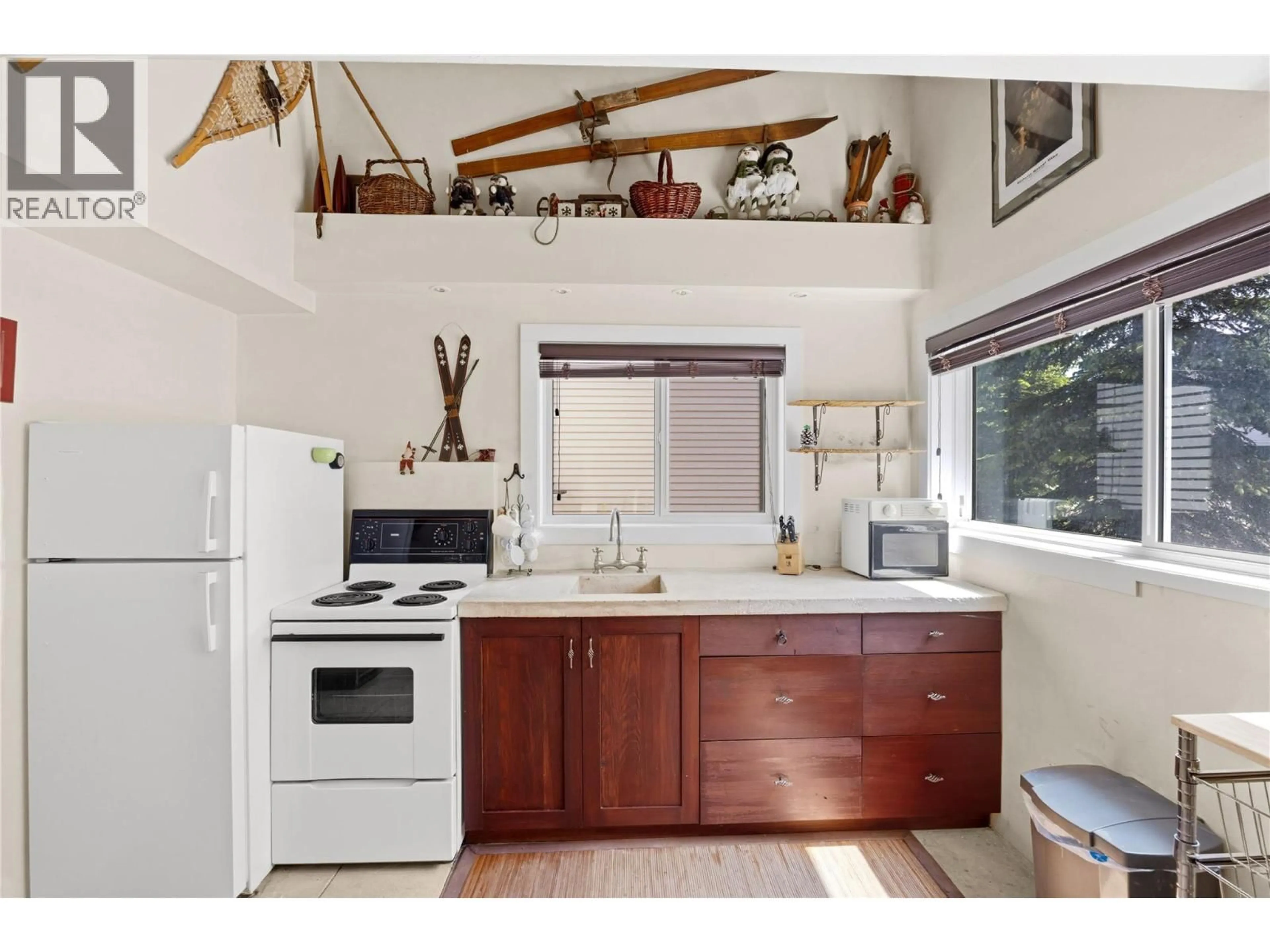 Standard kitchen, unknown for 103A - 156 CLEARVIEW ROAD, Apex Mountain British Columbia V2A0E2