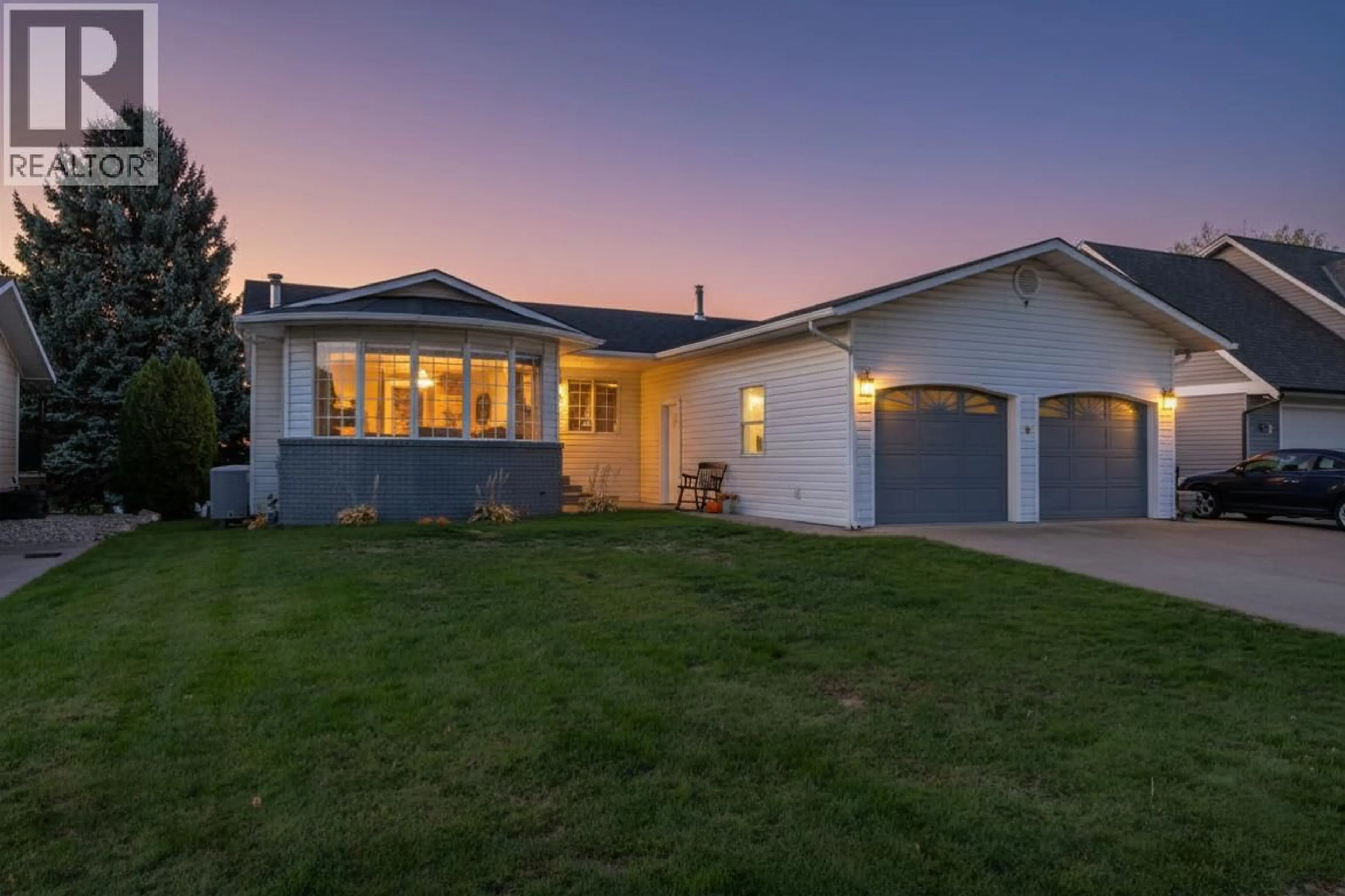 Home with vinyl exterior material, street for 38 BAYVIEW CRESCENT, Osoyoos British Columbia V0H1V6