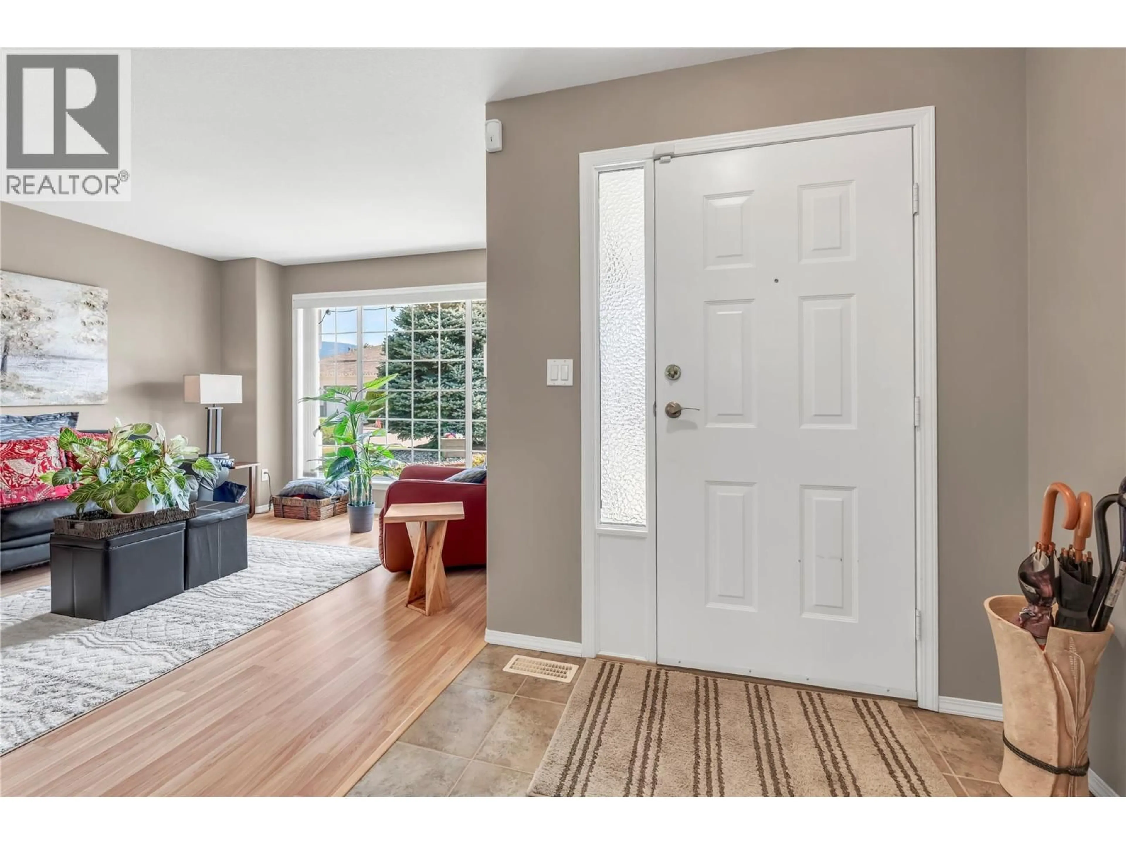 Indoor entryway for 529 RED WING DRIVE, Penticton British Columbia V2A8N7